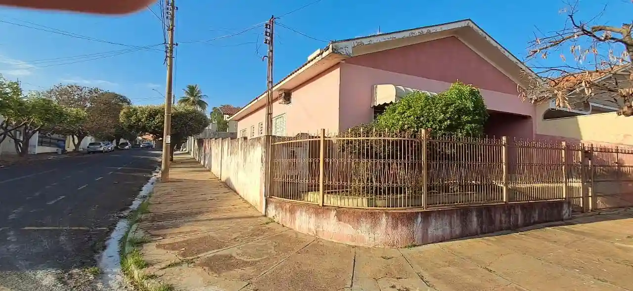 Casa com 3 quartos à venda, 360m² — foto 2 de 21