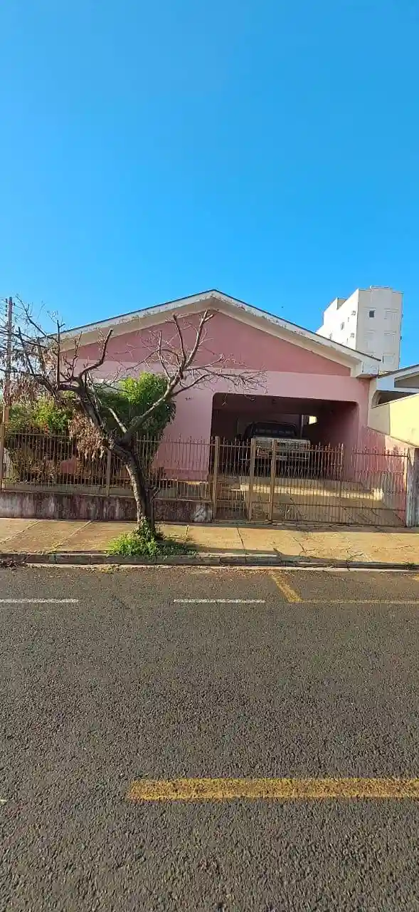 Casa com 3 quartos à venda, 360m² — foto 1 de 21