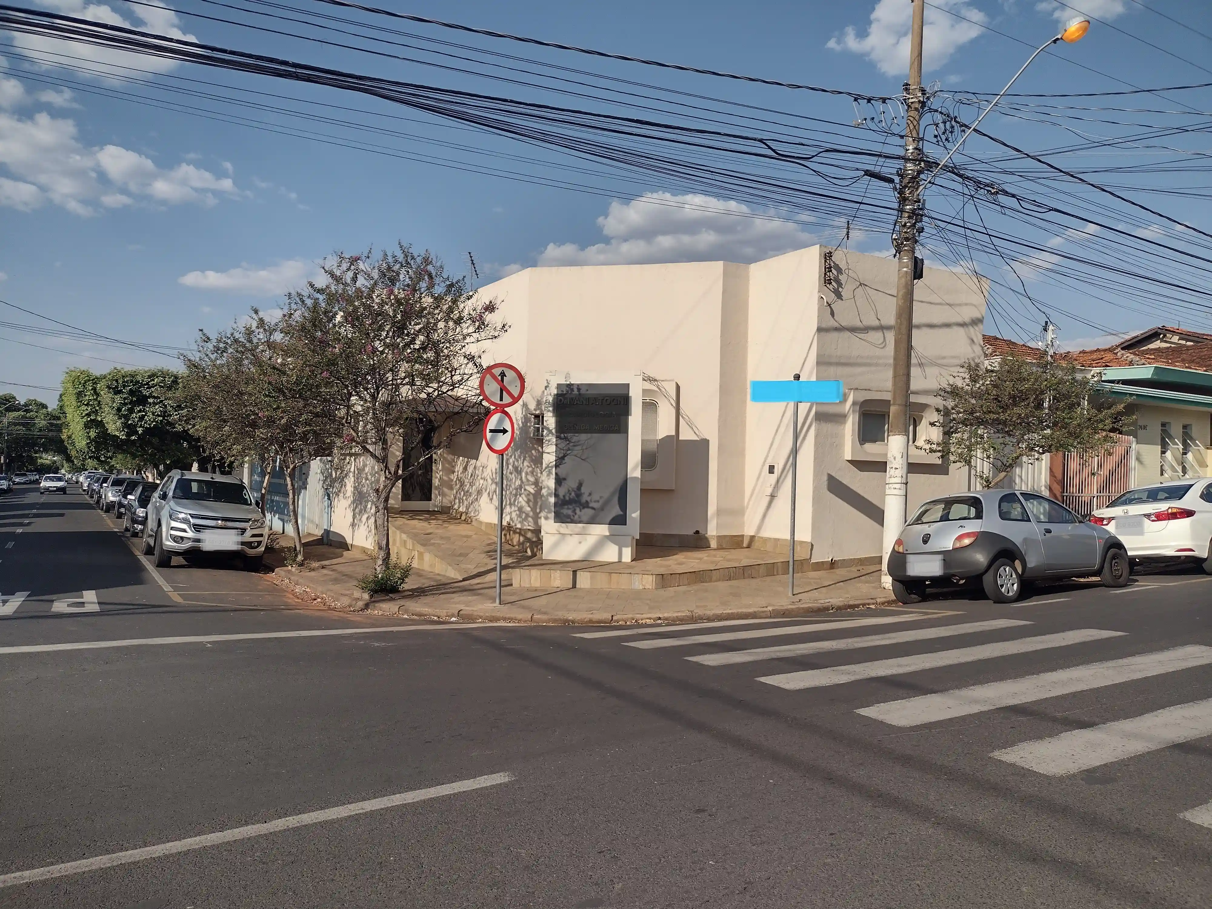Conjunto Comercial / Sala com 2 quartos para aluguel, 80m² — foto 2 de 9