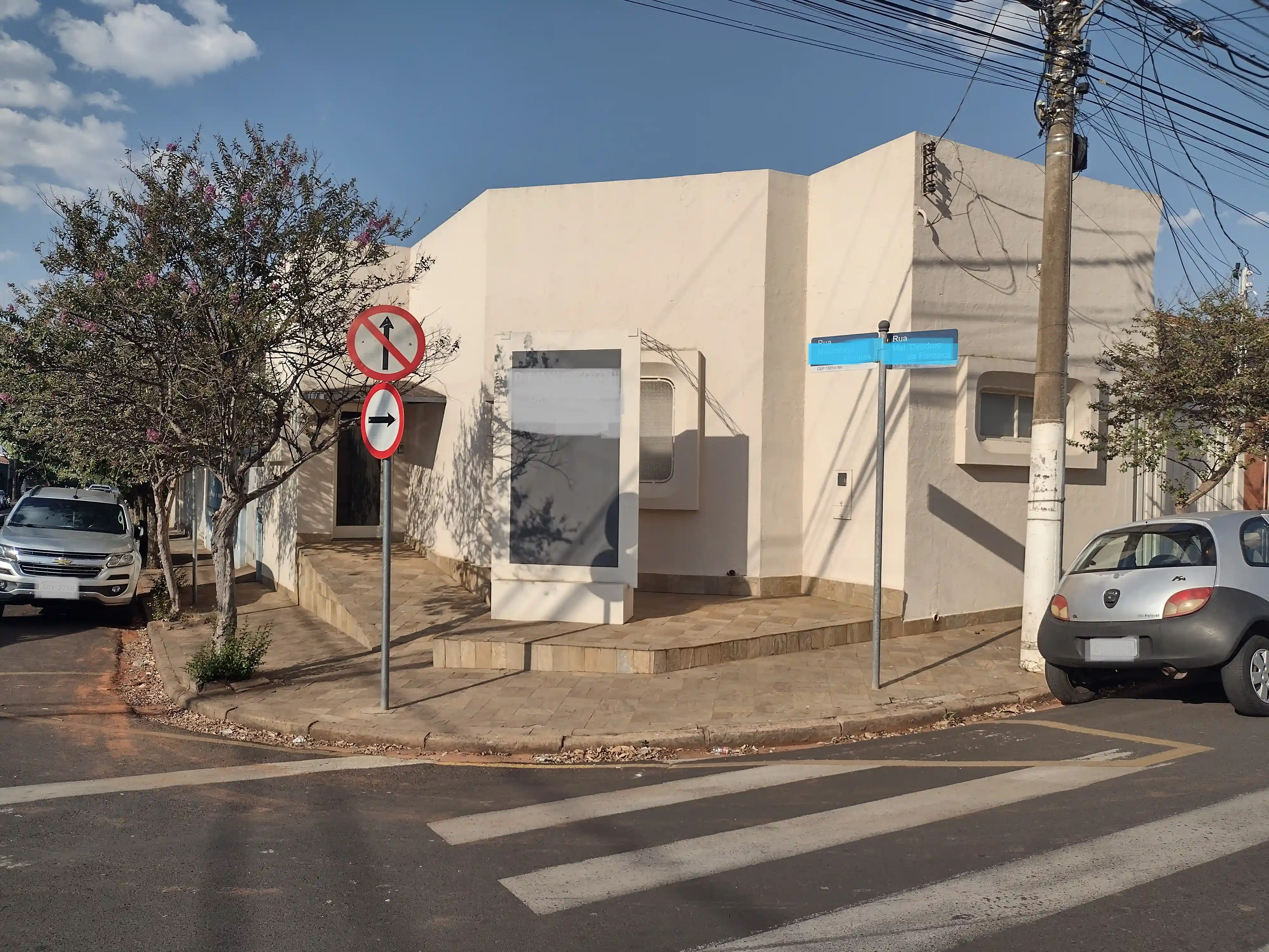 Conjunto Comercial / Sala com 2 quartos para aluguel, 80m² — foto 3 de 9