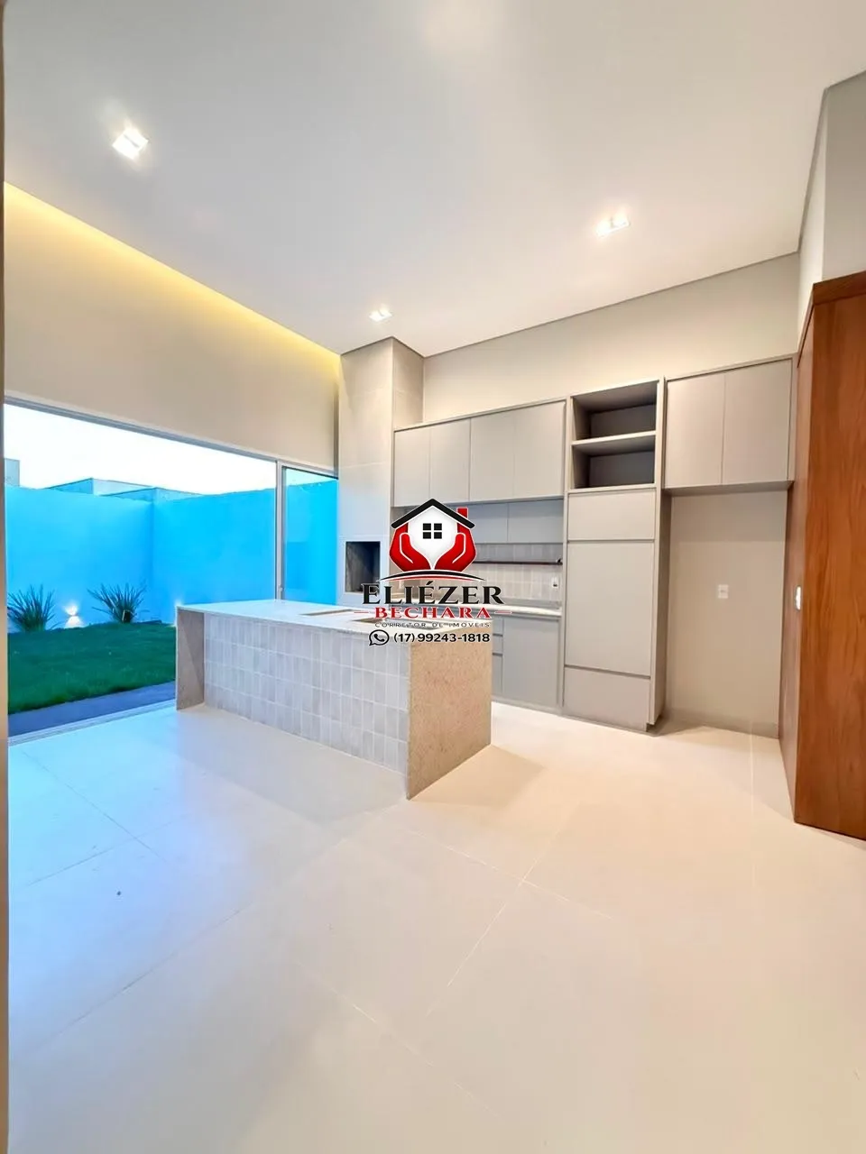 Casa com 3 quartos à venda, 106m² — foto 2 de 23