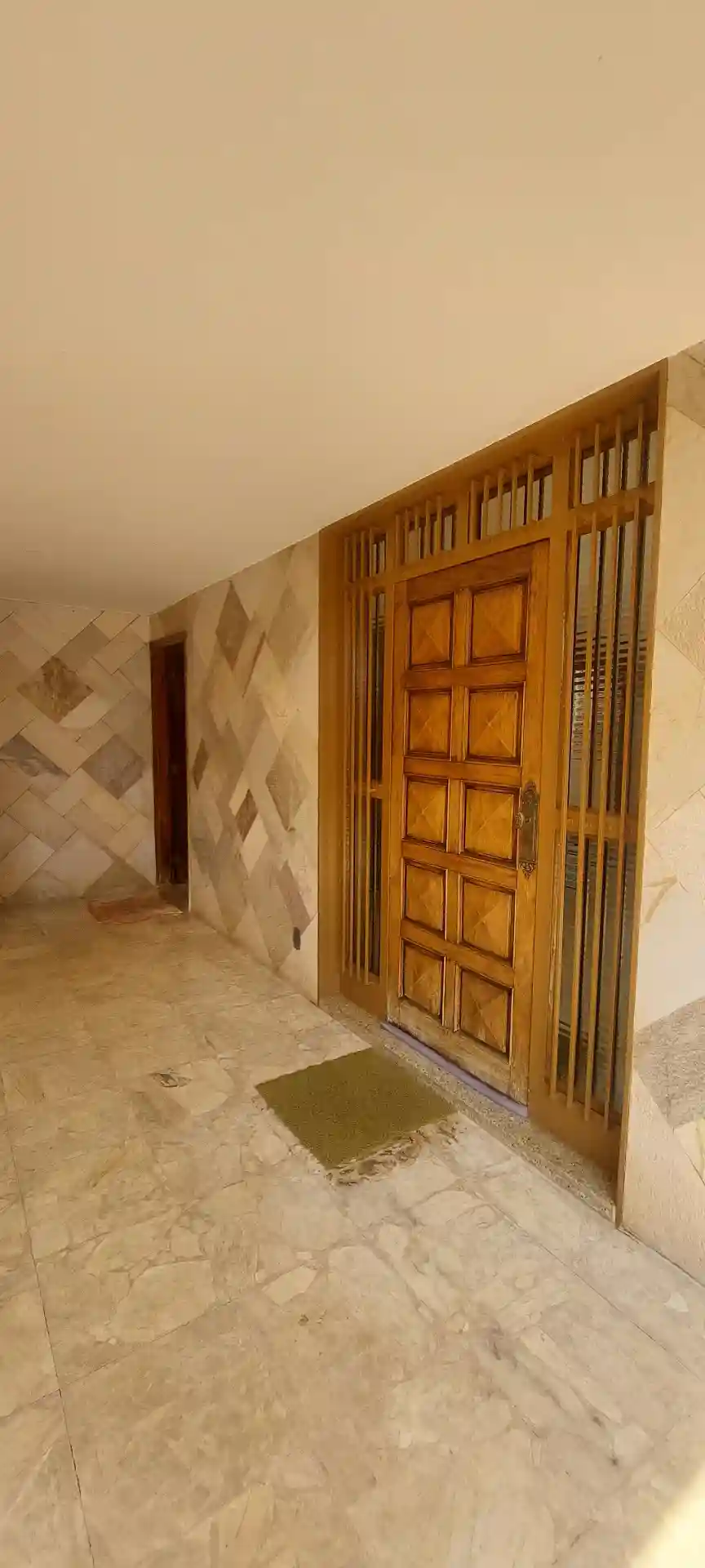 Casa com 3 quartos à venda, 180m² — foto 1 de 32