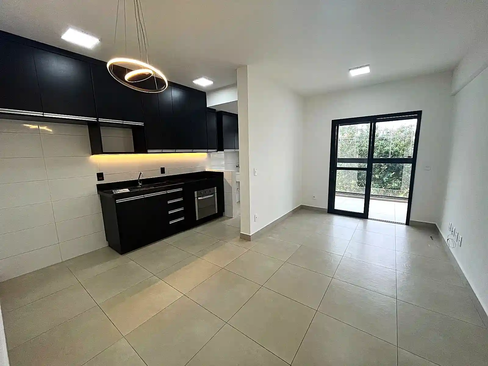 Apartamento com 2 quartos à venda, 70m² — foto 1 de 20