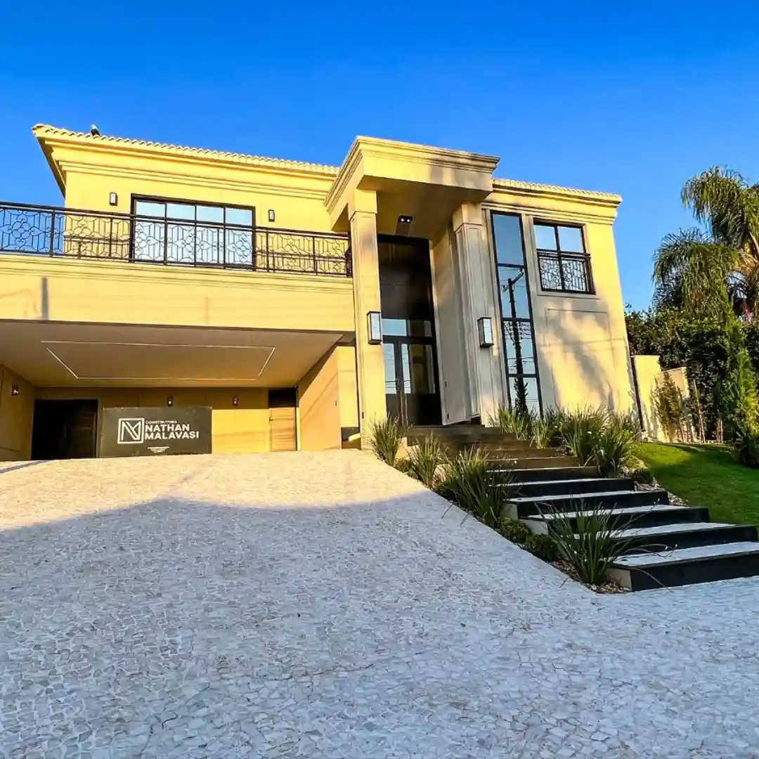 Casa de Condomínio com 4 quartos à venda, 618m² — foto 2 de 37
