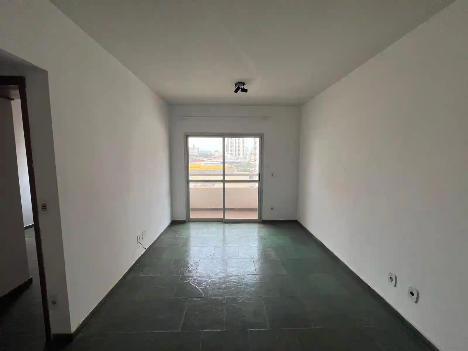 Apartamento com 1 quarto à venda, 82m² — foto 2 de 11