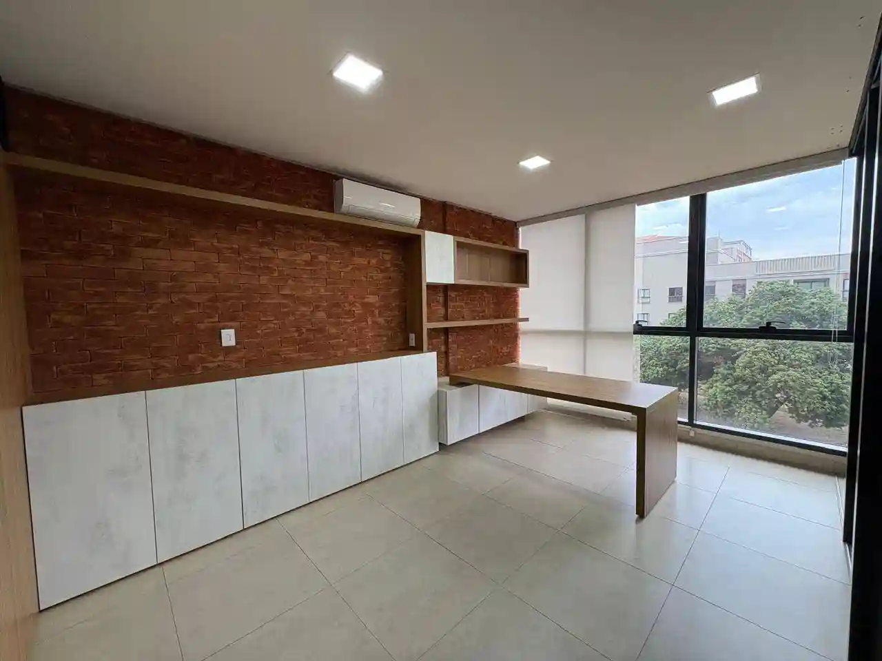 Conjunto Comercial / Sala  para aluguel, 45m² — foto 1 de 7