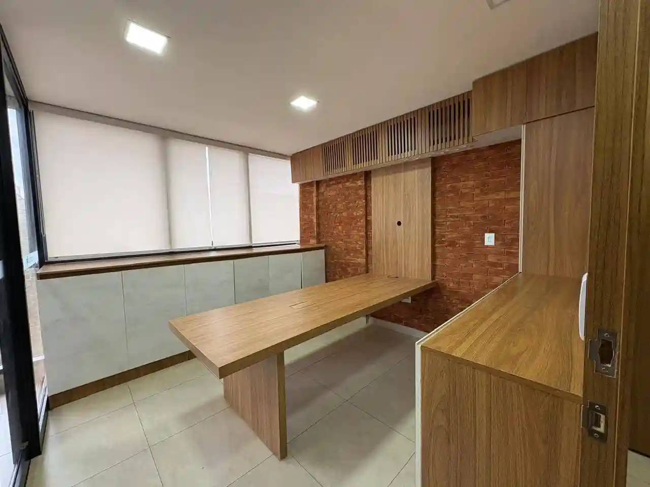 Conjunto Comercial / Sala  para aluguel, 45m² — foto 2 de 7