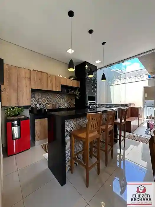 Casa com 3 quartos à venda, 133m² — foto 1 de 26