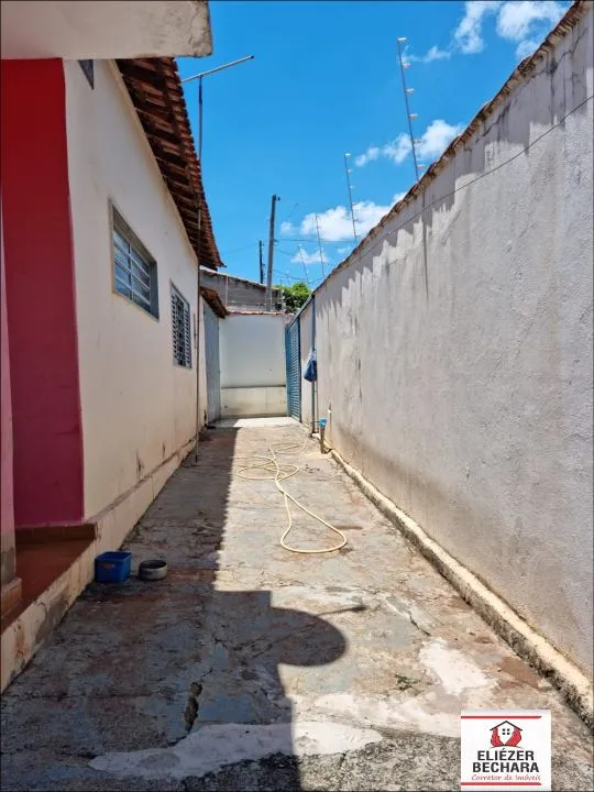 Casa à venda — foto 2 de 4