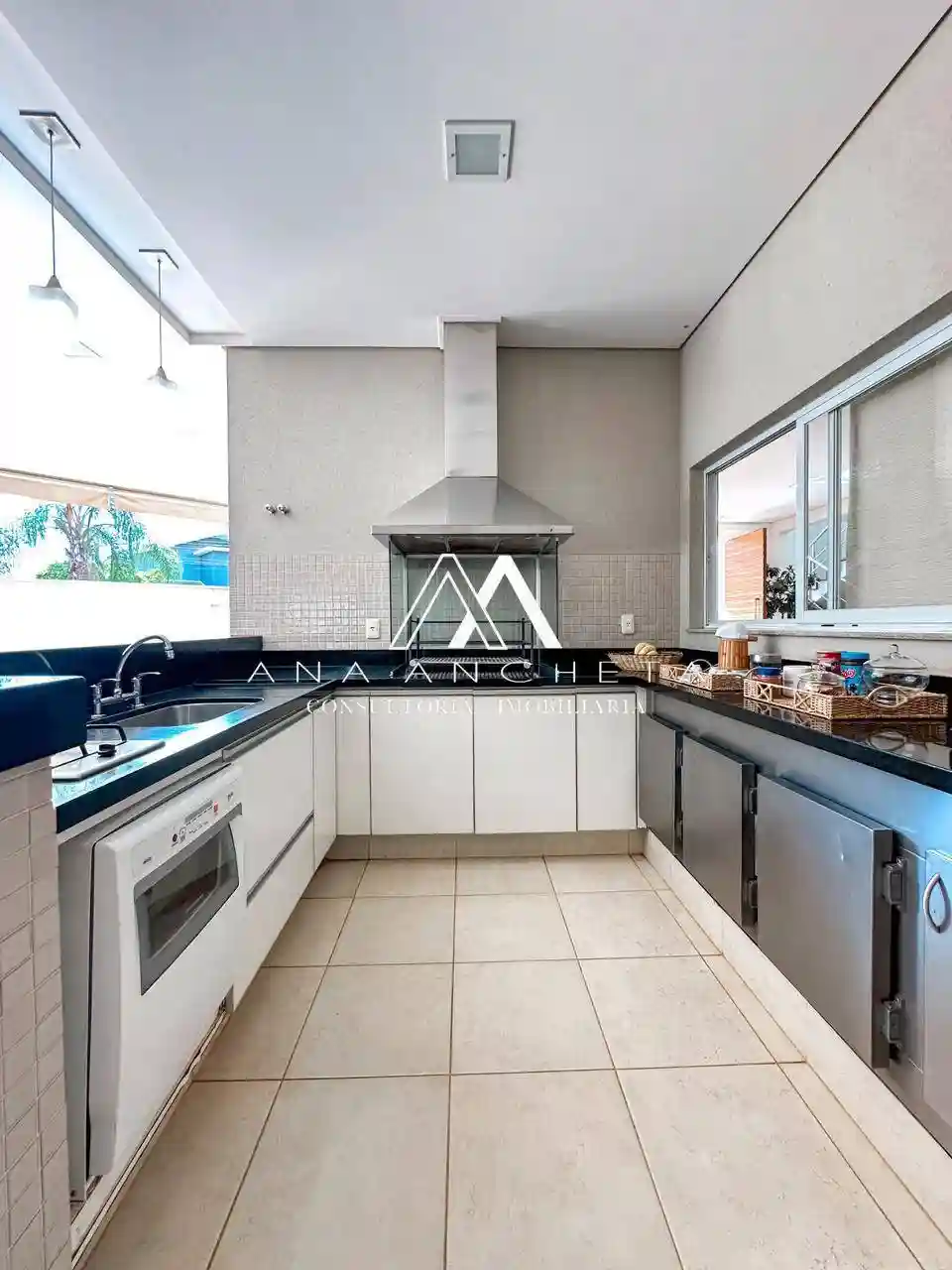 Casa de Condomínio com 4 quartos para aluguel, 430m² — foto 38 de 50