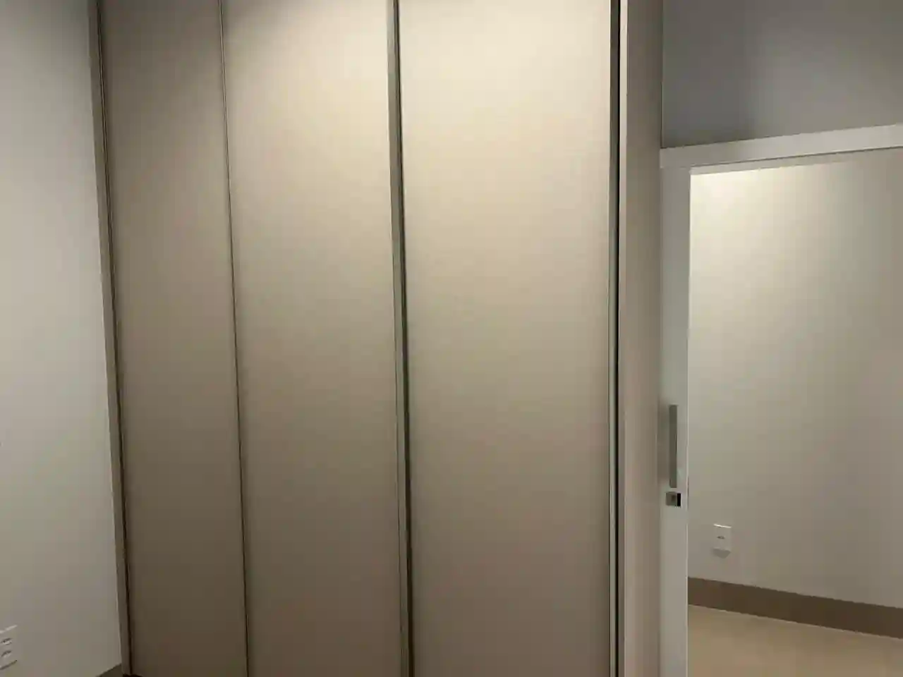 Casa de Condomínio com 4 quartos para aluguel, 430m² — foto 22 de 50