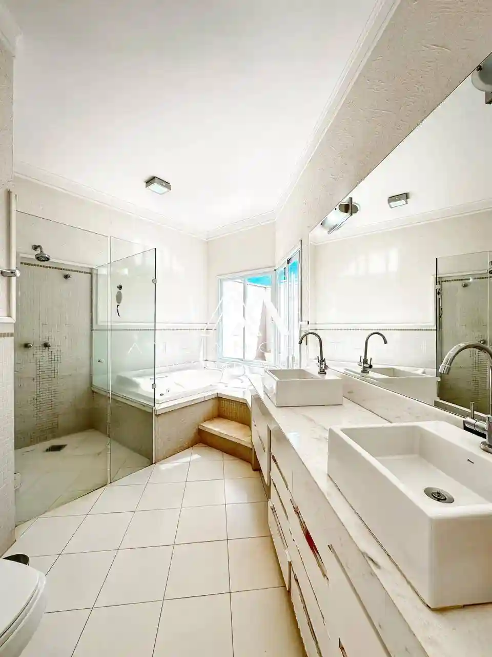 Casa de Condomínio com 4 quartos para aluguel, 430m² — foto 32 de 50