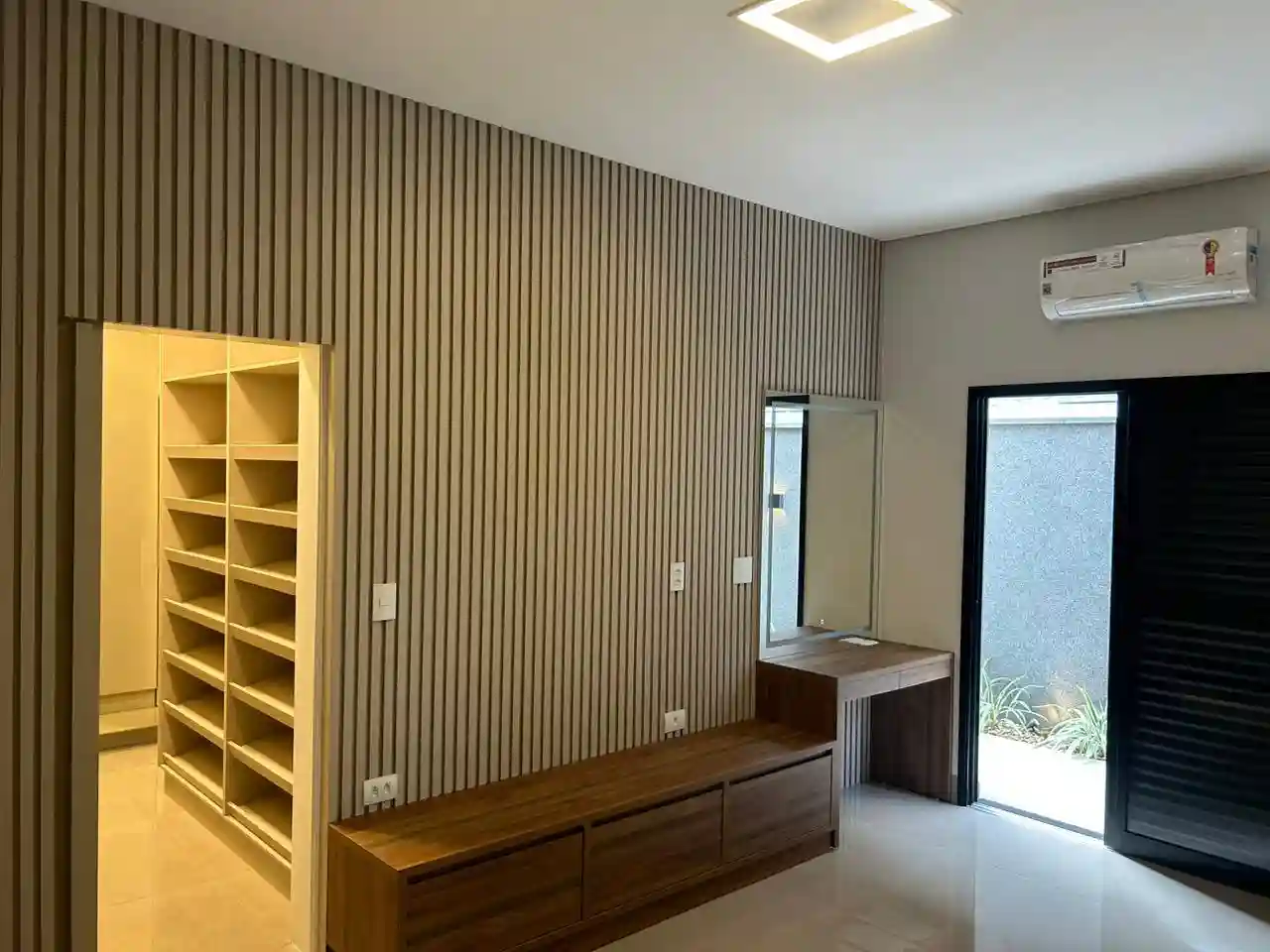 Casa de Condomínio com 4 quartos para aluguel, 430m² — foto 16 de 50