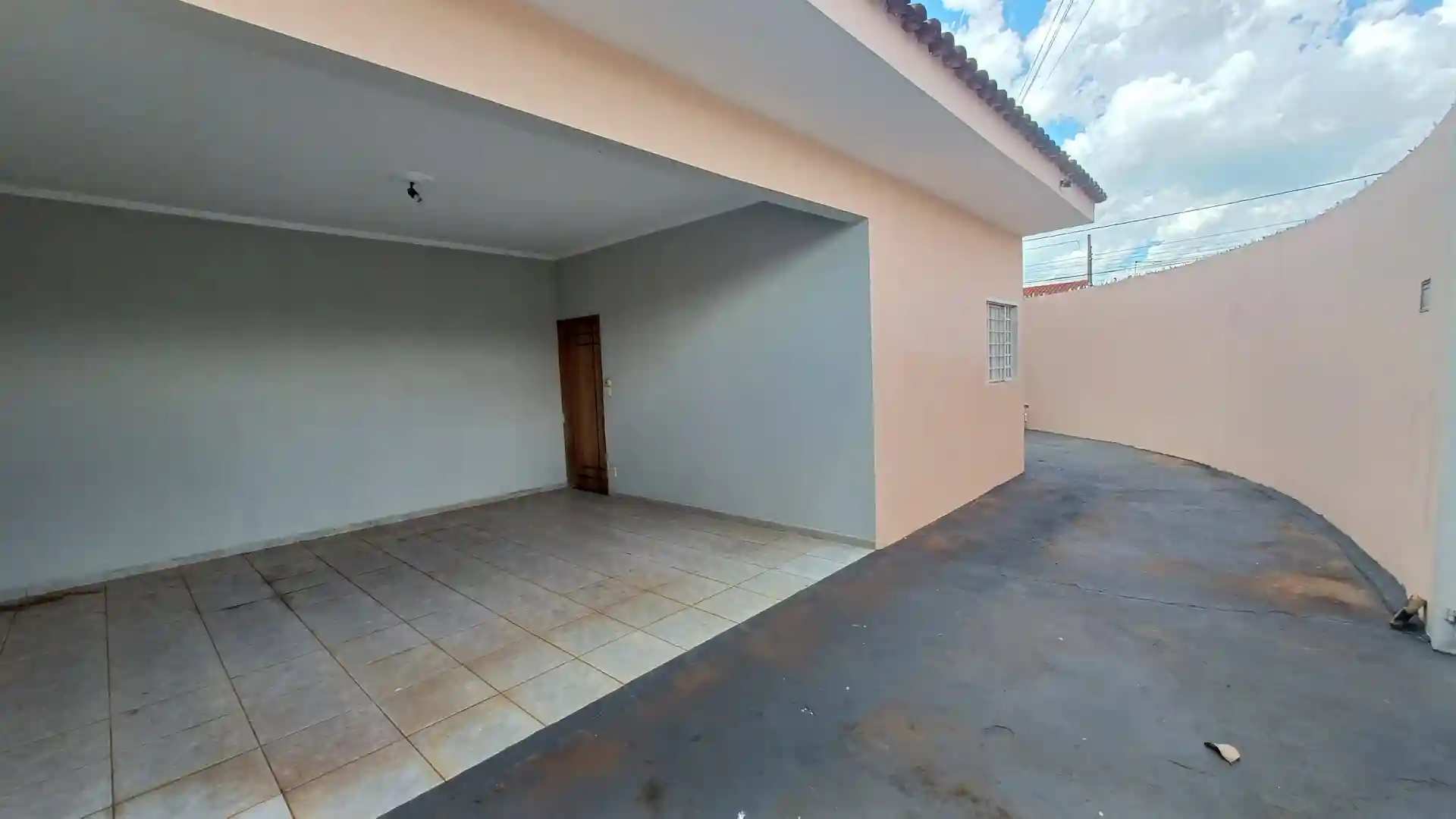 Casa com 3 quartos à venda, 282m² — foto 2 de 27