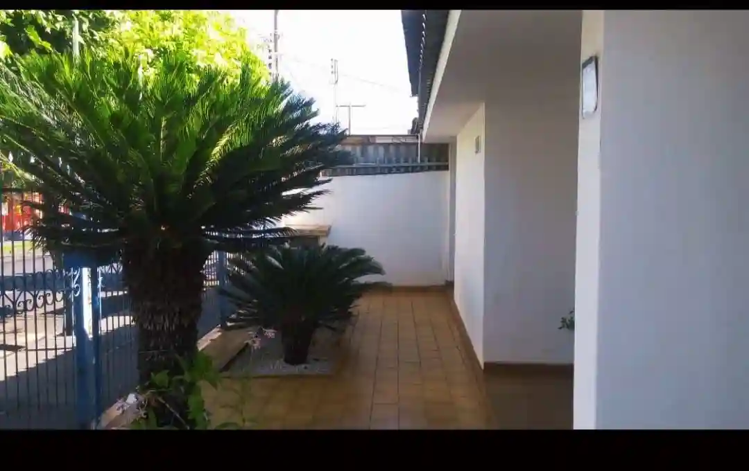 Casa com 4 quartos à venda, 250m² — foto 3 de 12