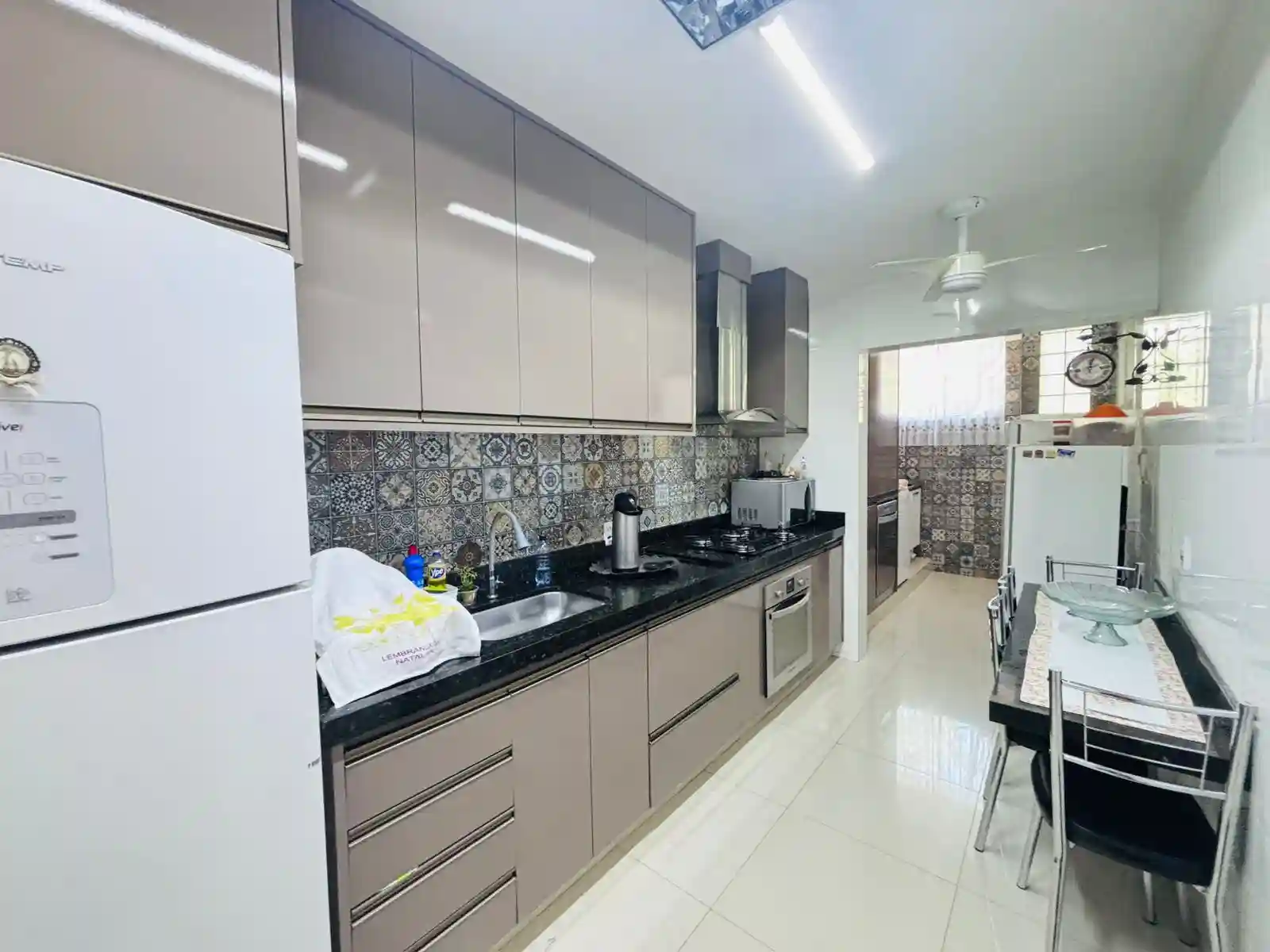 Casa de Condomínio com 3 quartos à venda, 10m² — foto 2 de 49