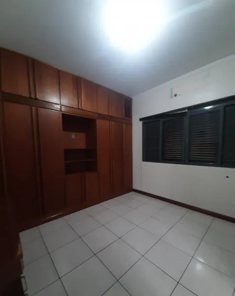 Casa à venda — foto 1 de 6
