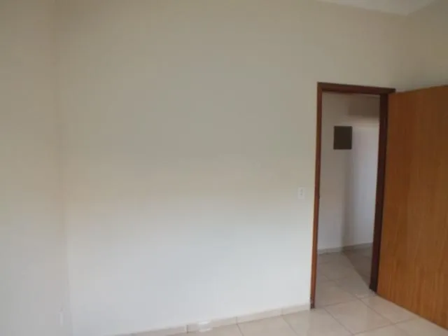 Casa à venda — foto 2 de 5