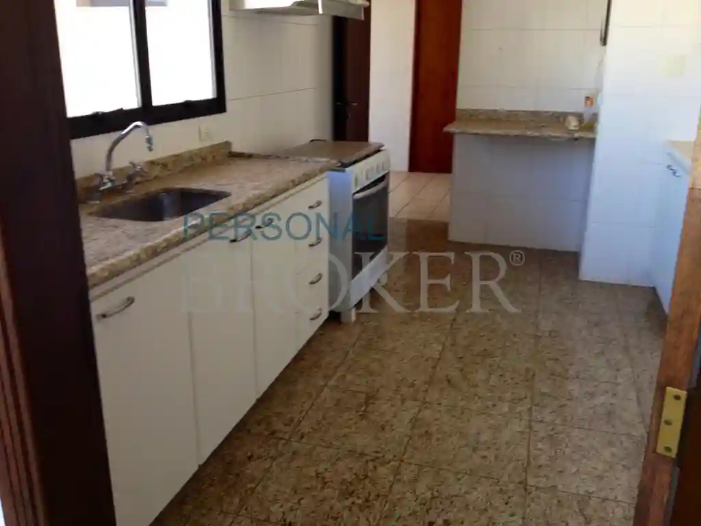 Apartamento com 4 quartos à venda, 358m² — foto 2 de 9