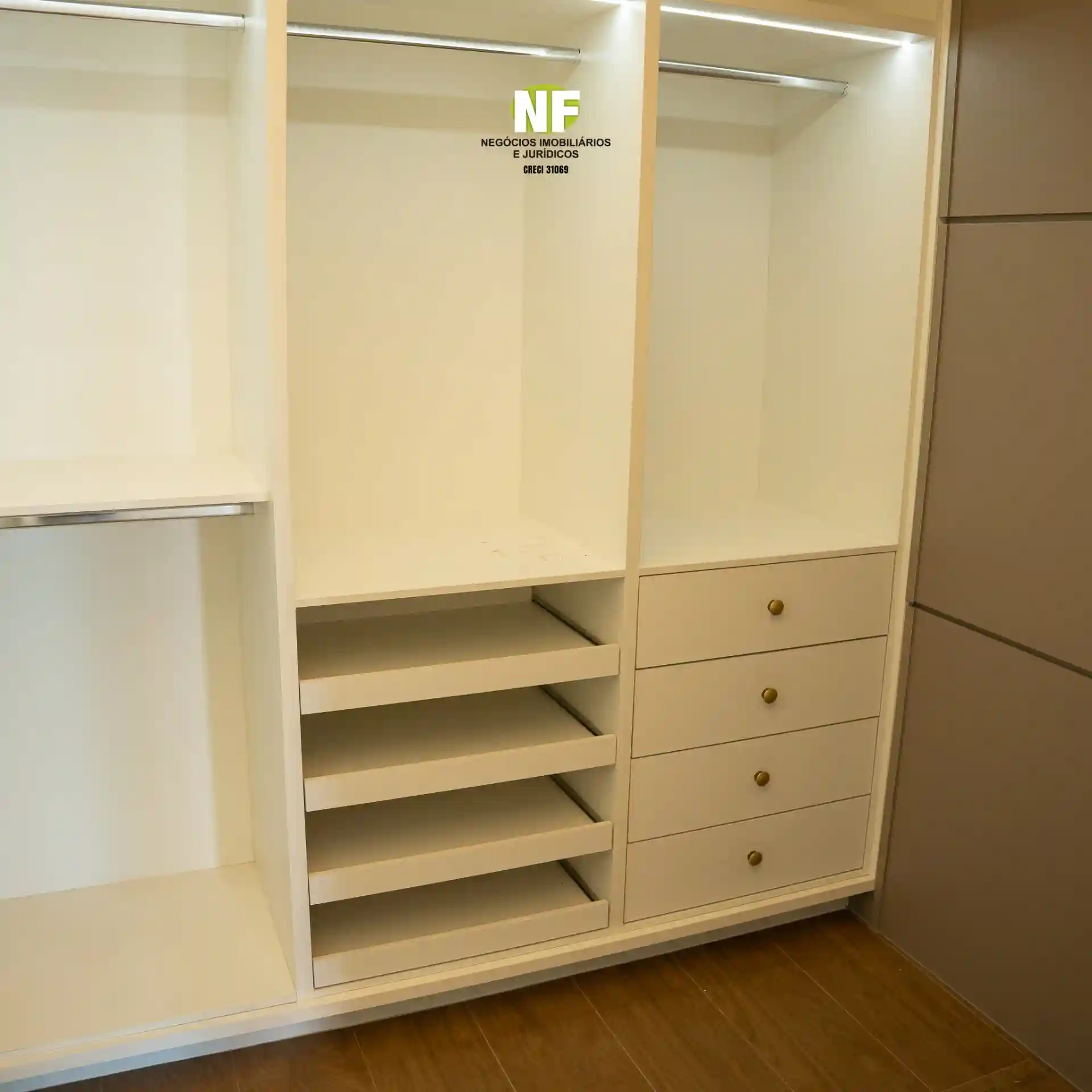 Casa de Condomínio com 3 quartos à venda, 300m² — foto 7 de 23