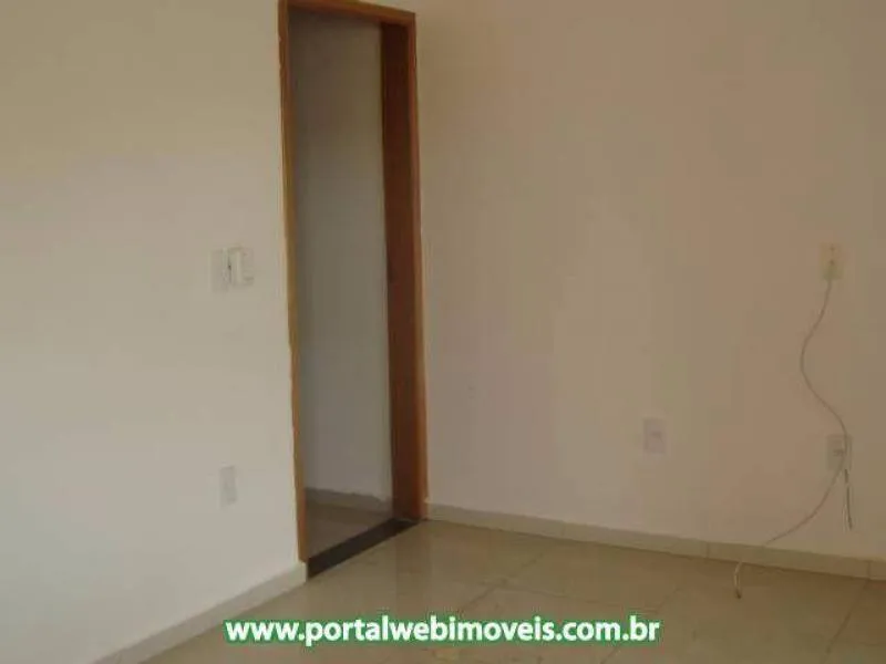 Casa à venda — foto 1 de 4