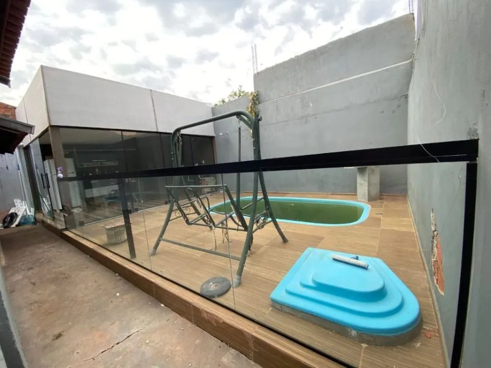 Casa à venda — foto 2 de 2