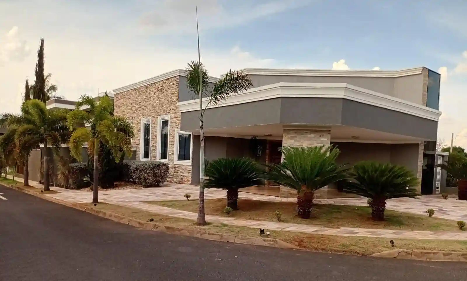 Casa de Condomínio com 3 quartos à venda, 251m² — foto 1 de 22