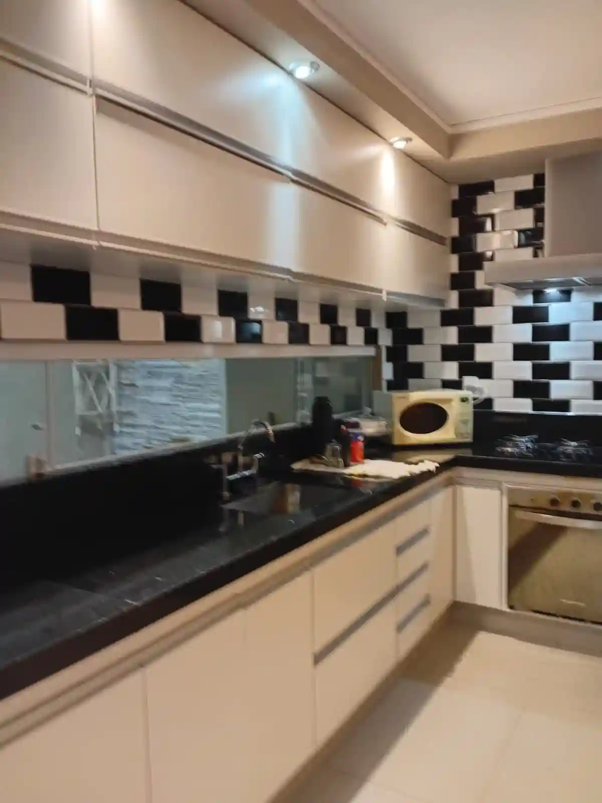 Casa de Condomínio com 3 quartos à venda, 251m² — foto 8 de 22