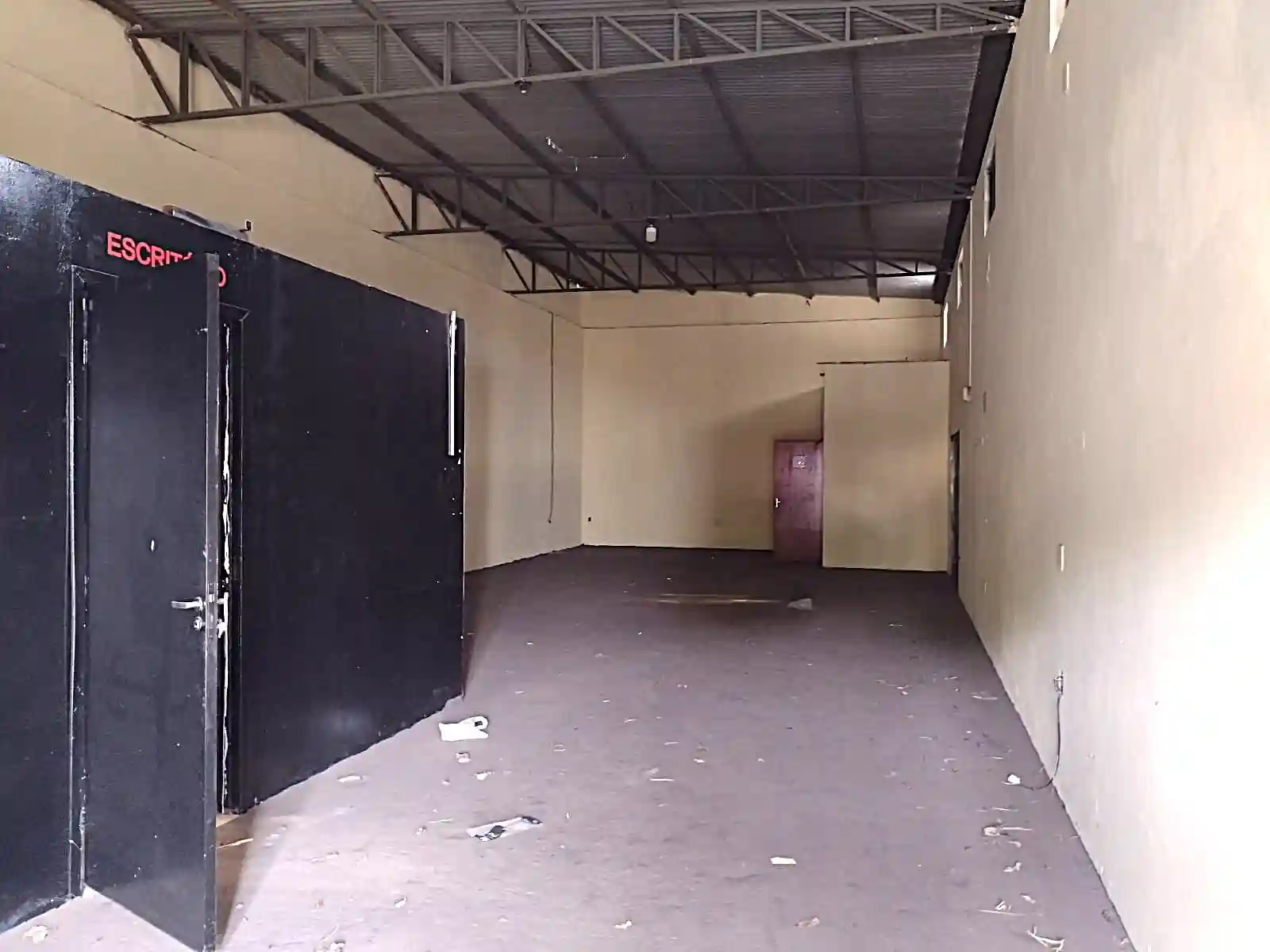 Loja / Salão / Ponto Comercial  para aluguel, 240m² — foto 2 de 6