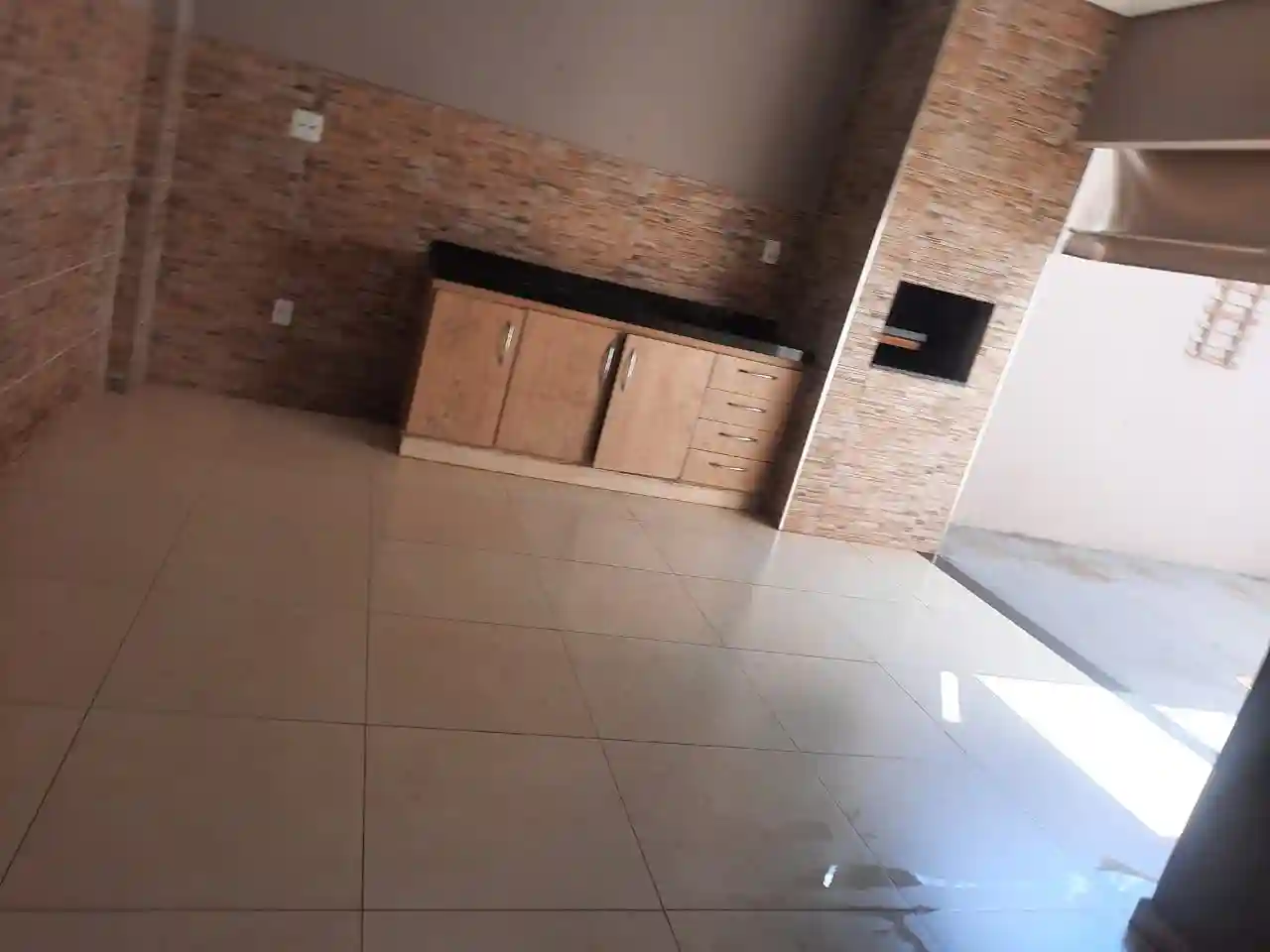 Casa com 3 quartos à venda, 200m² — foto 1 de 23