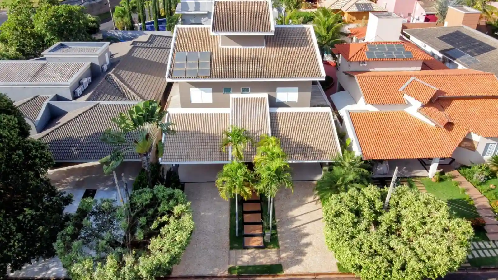 Casa de Condomínio com 4 quartos à venda, 800m² — foto 2 de 21