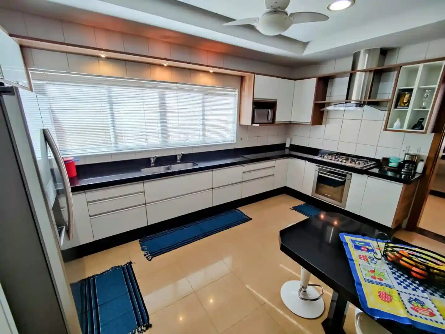 Casa de Condomínio com 4 quartos à venda, 800m² — foto 4 de 21
