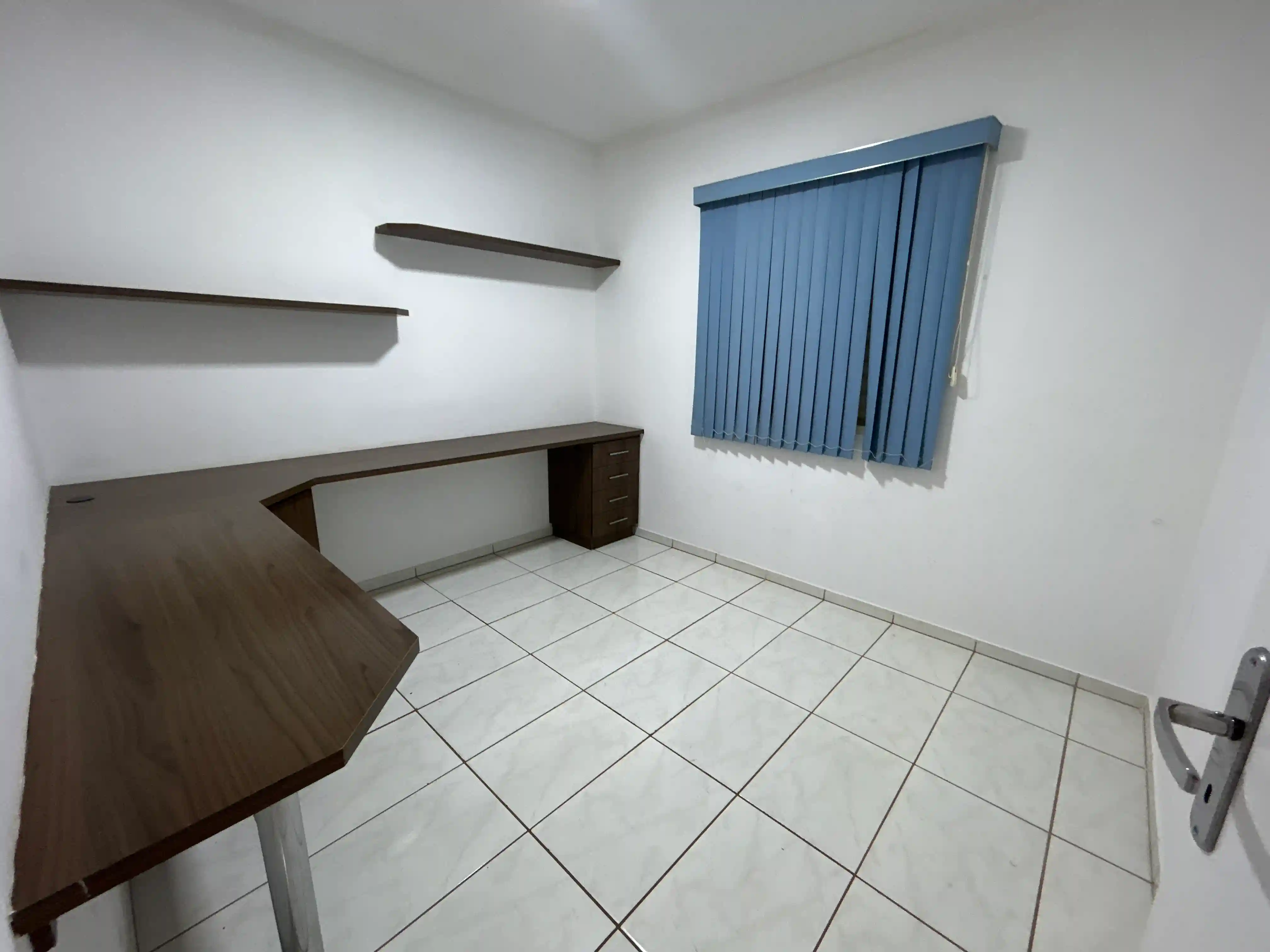 Casa de Condomínio com 5 quartos para aluguel, 300m² — foto 9 de 26