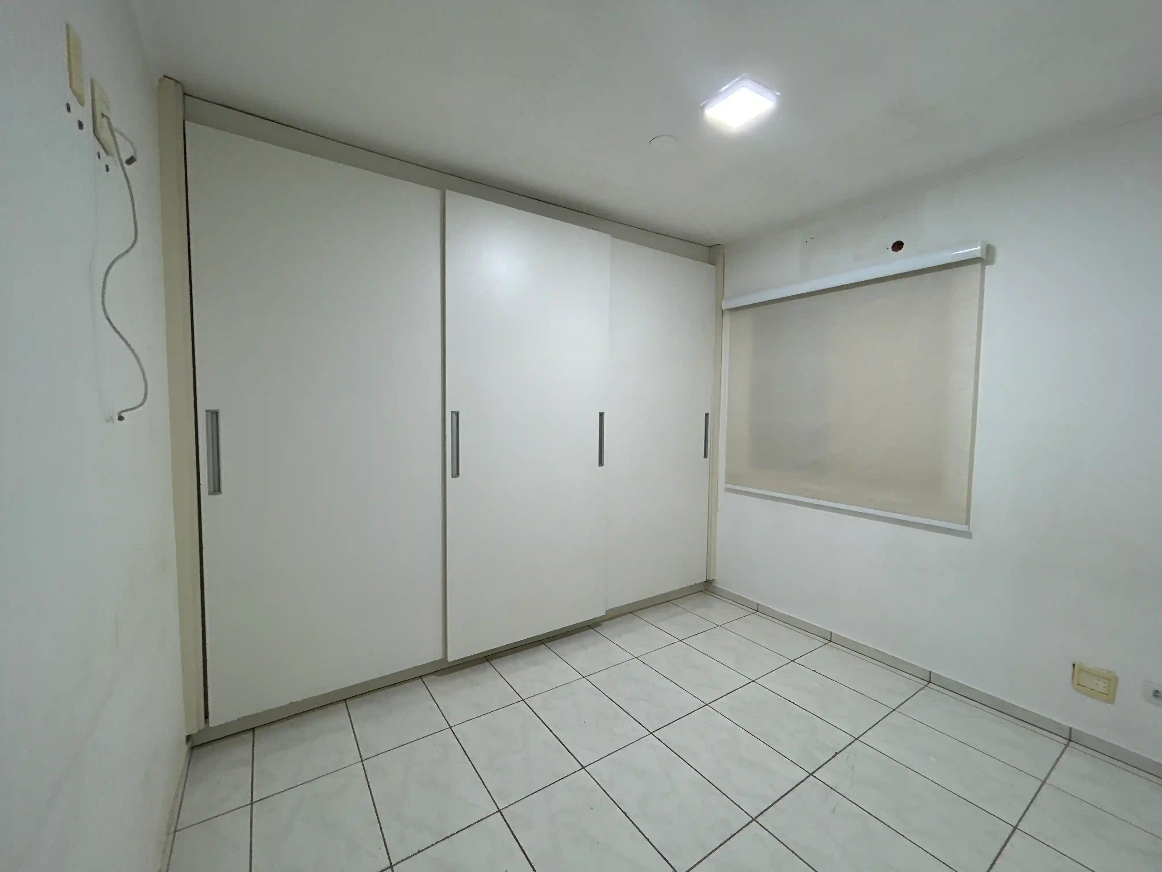 Casa de Condomínio com 5 quartos para aluguel, 300m² — foto 17 de 26