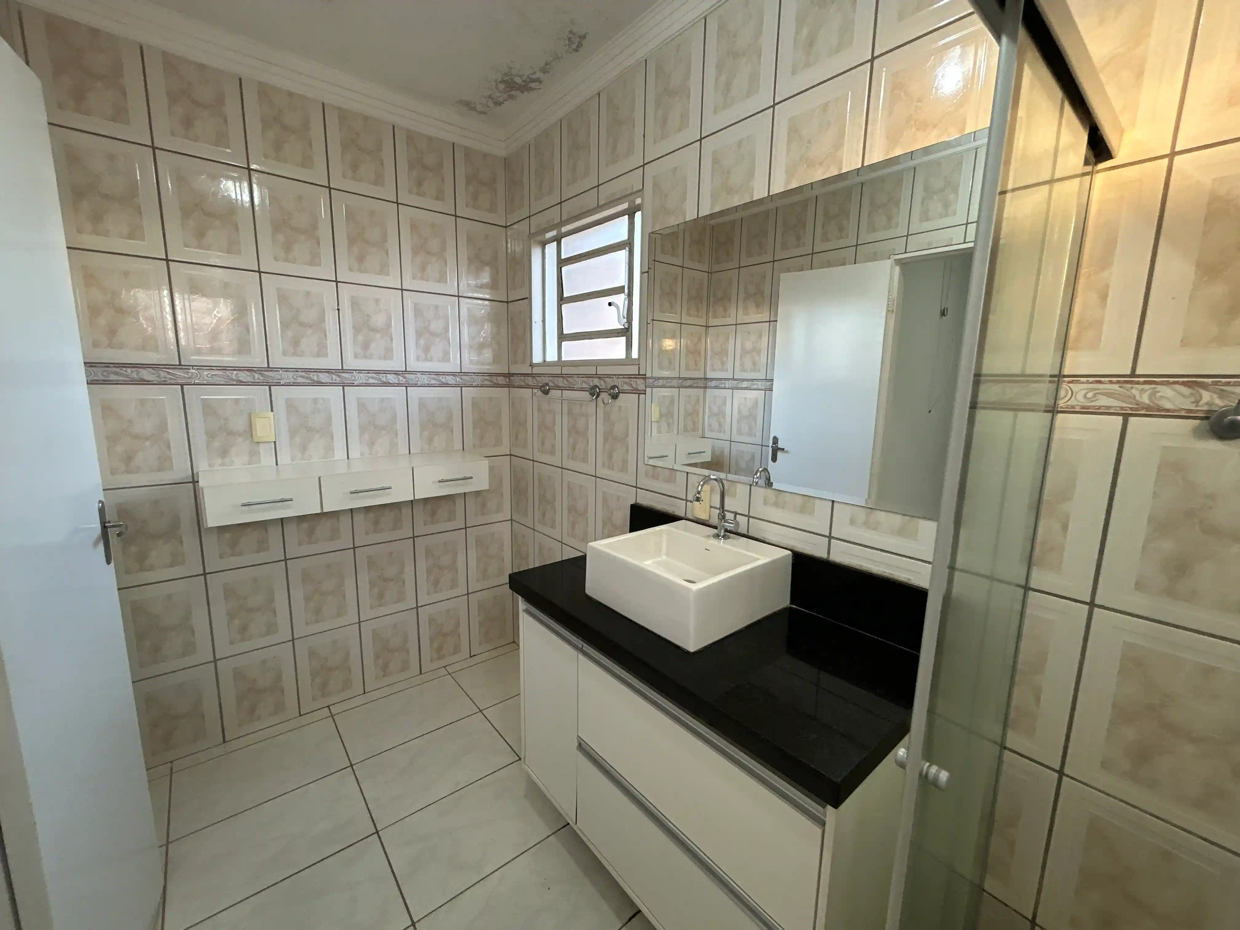 Casa de Condomínio com 5 quartos para aluguel, 300m² — foto 21 de 26