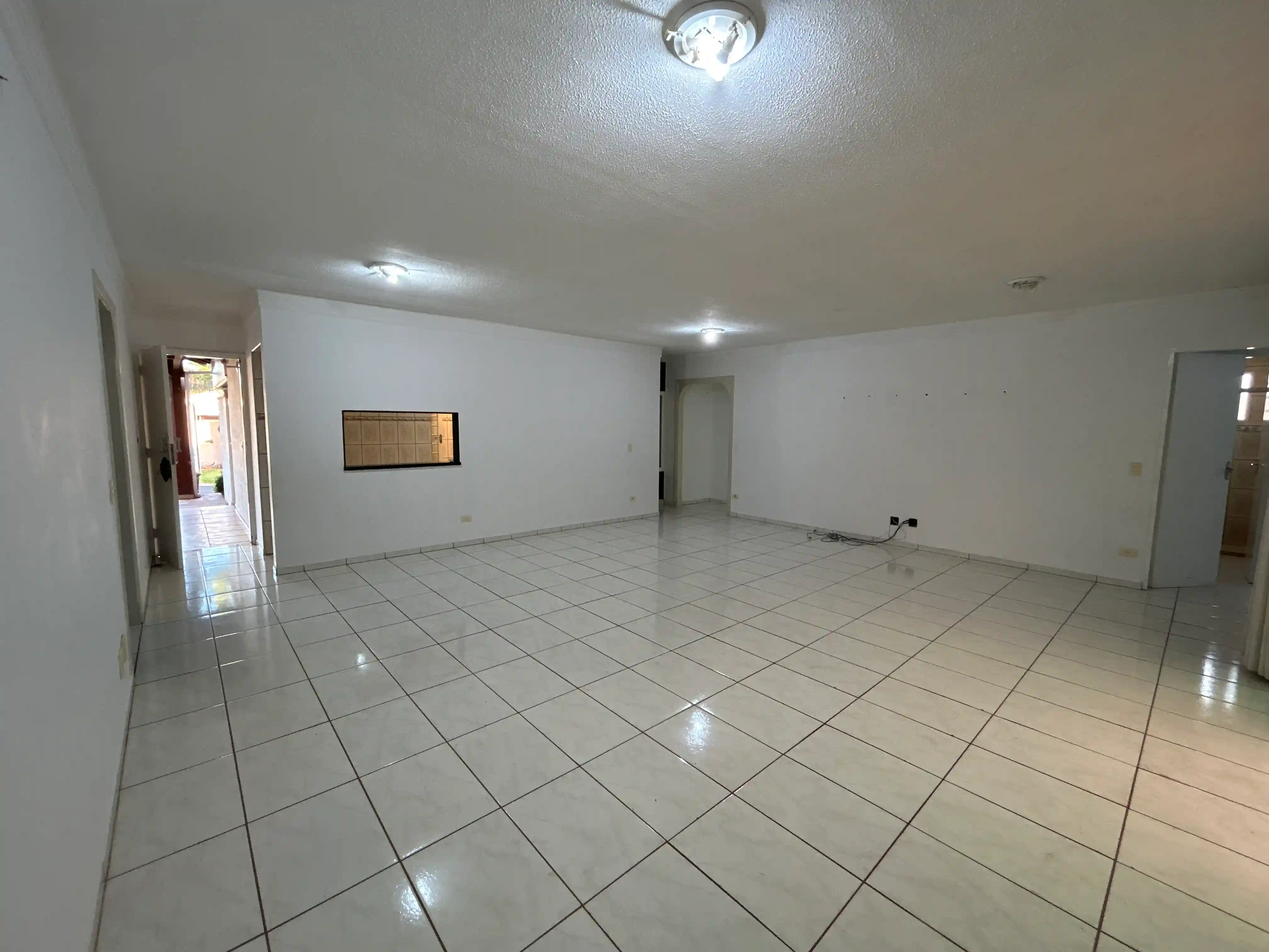 Casa de Condomínio com 5 quartos para aluguel, 300m² — foto 13 de 26