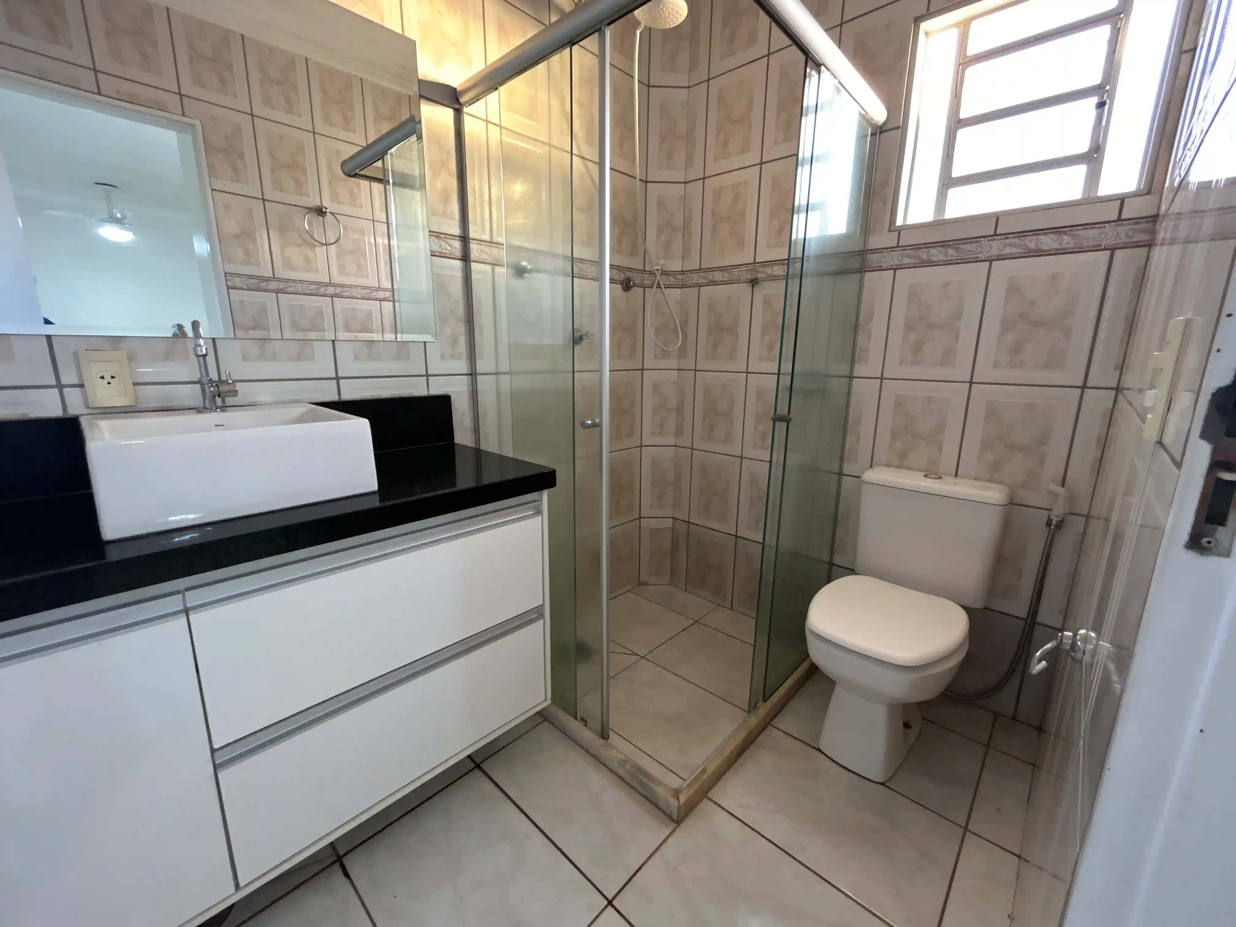 Casa de Condomínio com 5 quartos para aluguel, 300m² — foto 20 de 26
