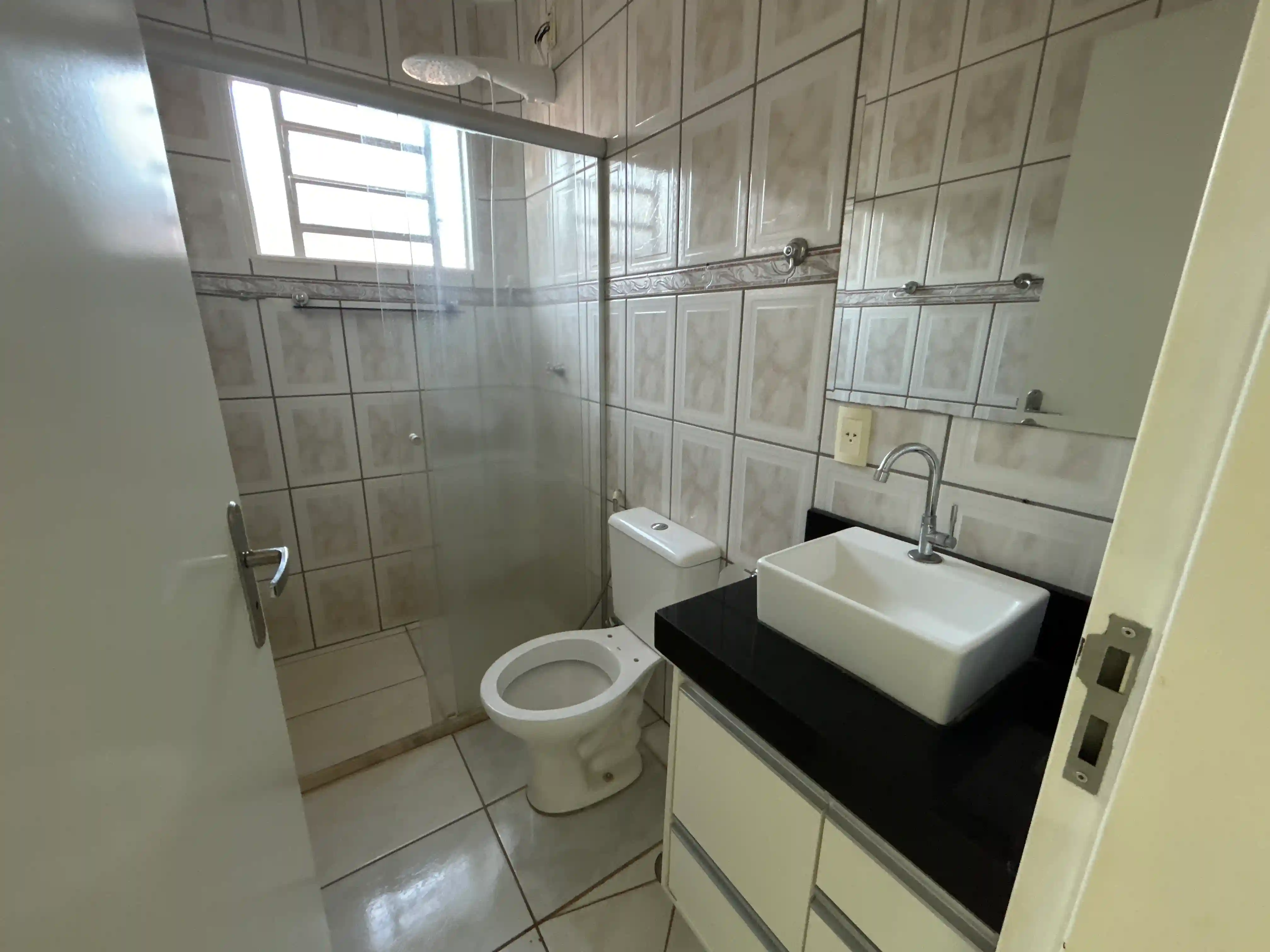 Casa de Condomínio com 5 quartos para aluguel, 300m² — foto 16 de 26