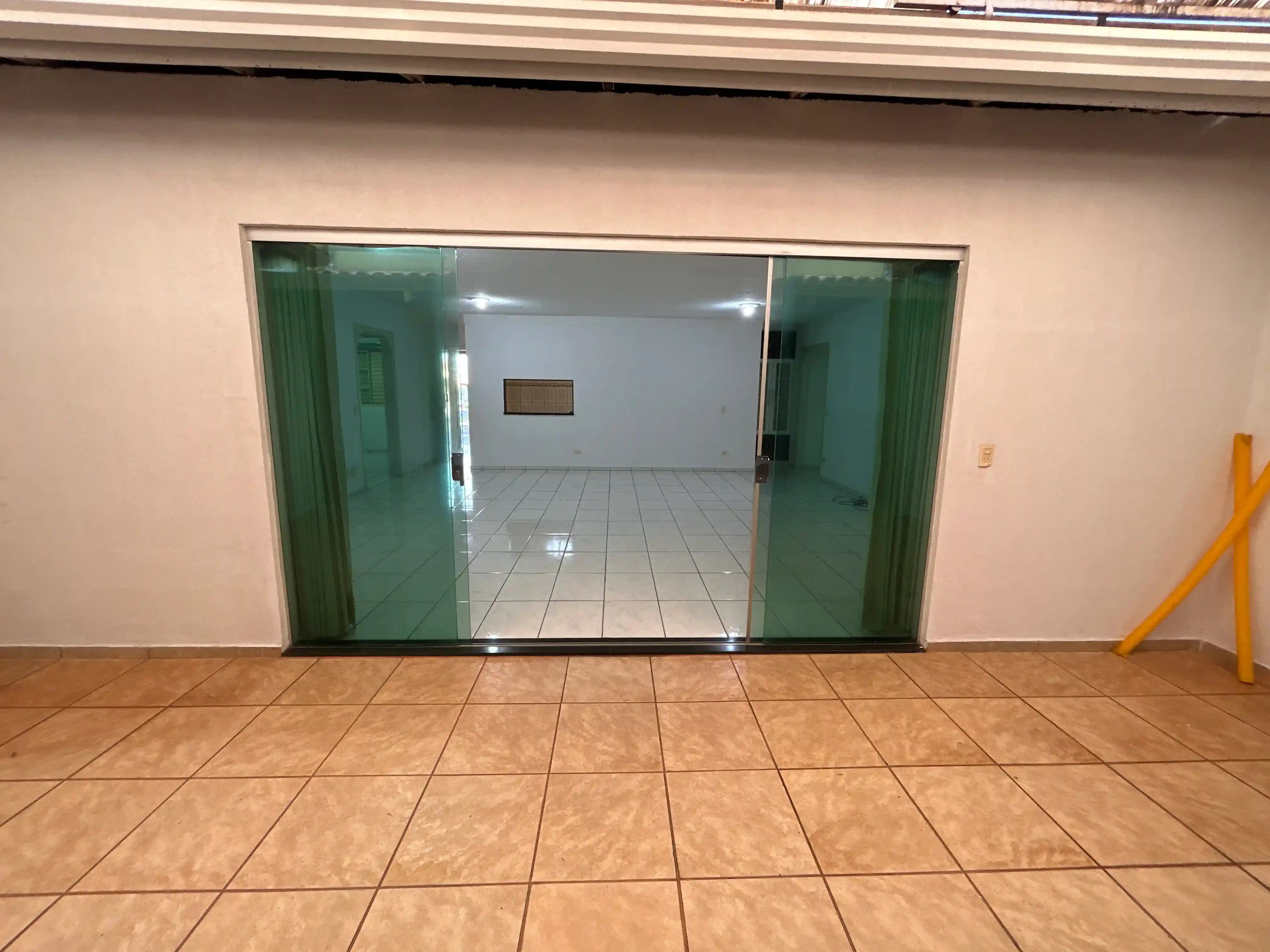 Casa de Condomínio com 5 quartos para aluguel, 300m² — foto 8 de 26