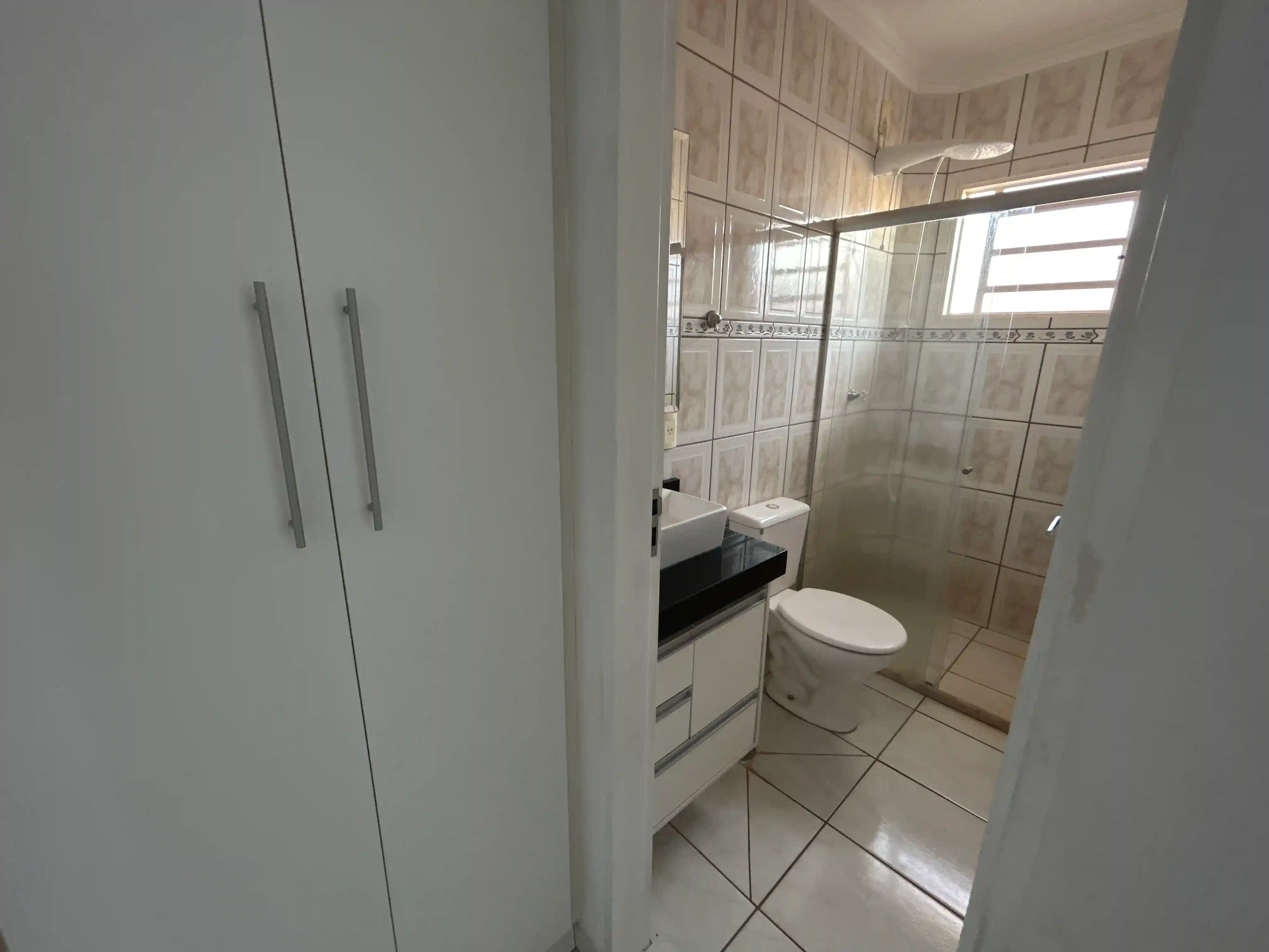 Casa de Condomínio com 5 quartos para aluguel, 300m² — foto 18 de 26