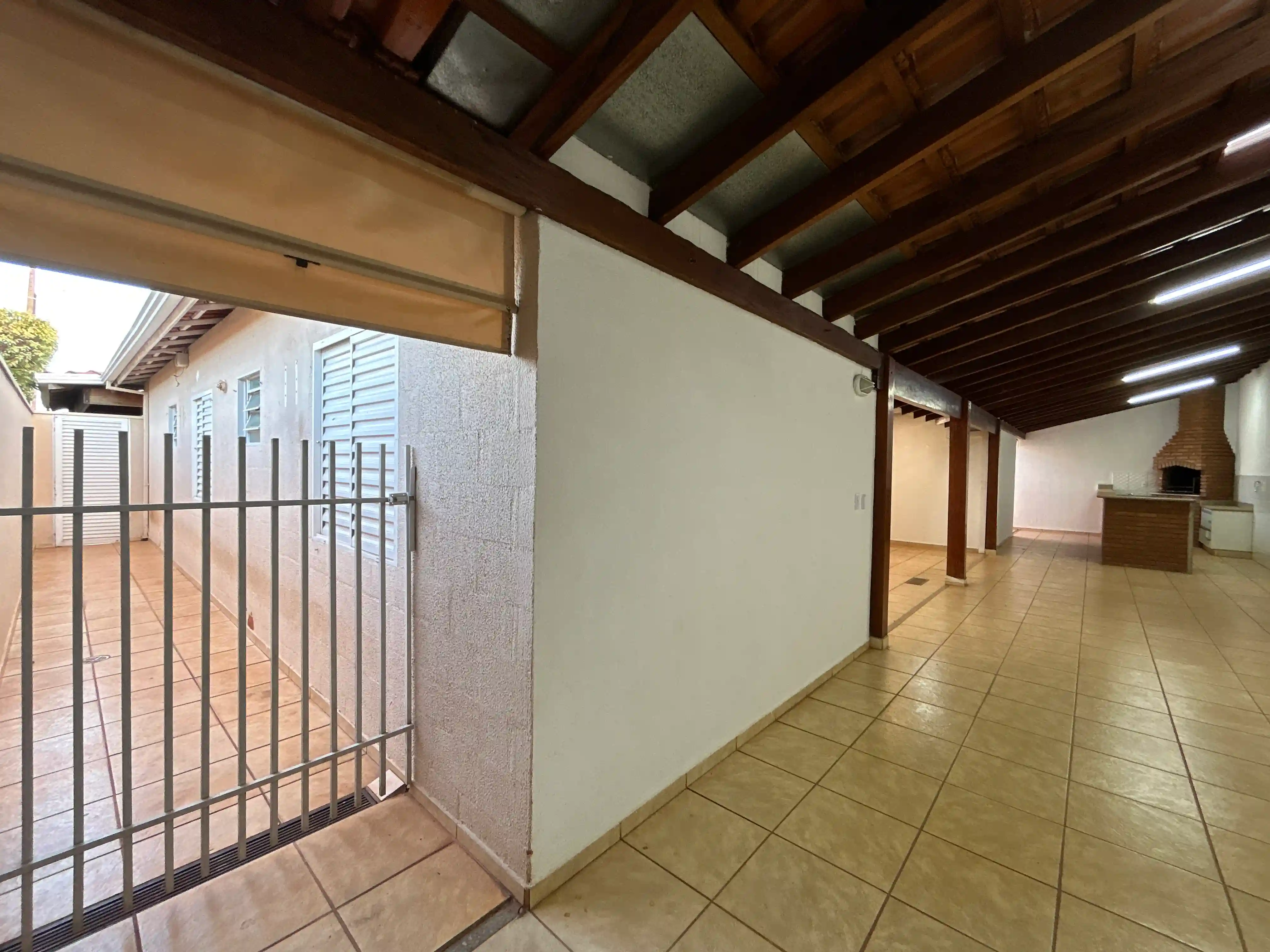 Casa de Condomínio com 5 quartos para aluguel, 300m² — foto 7 de 26