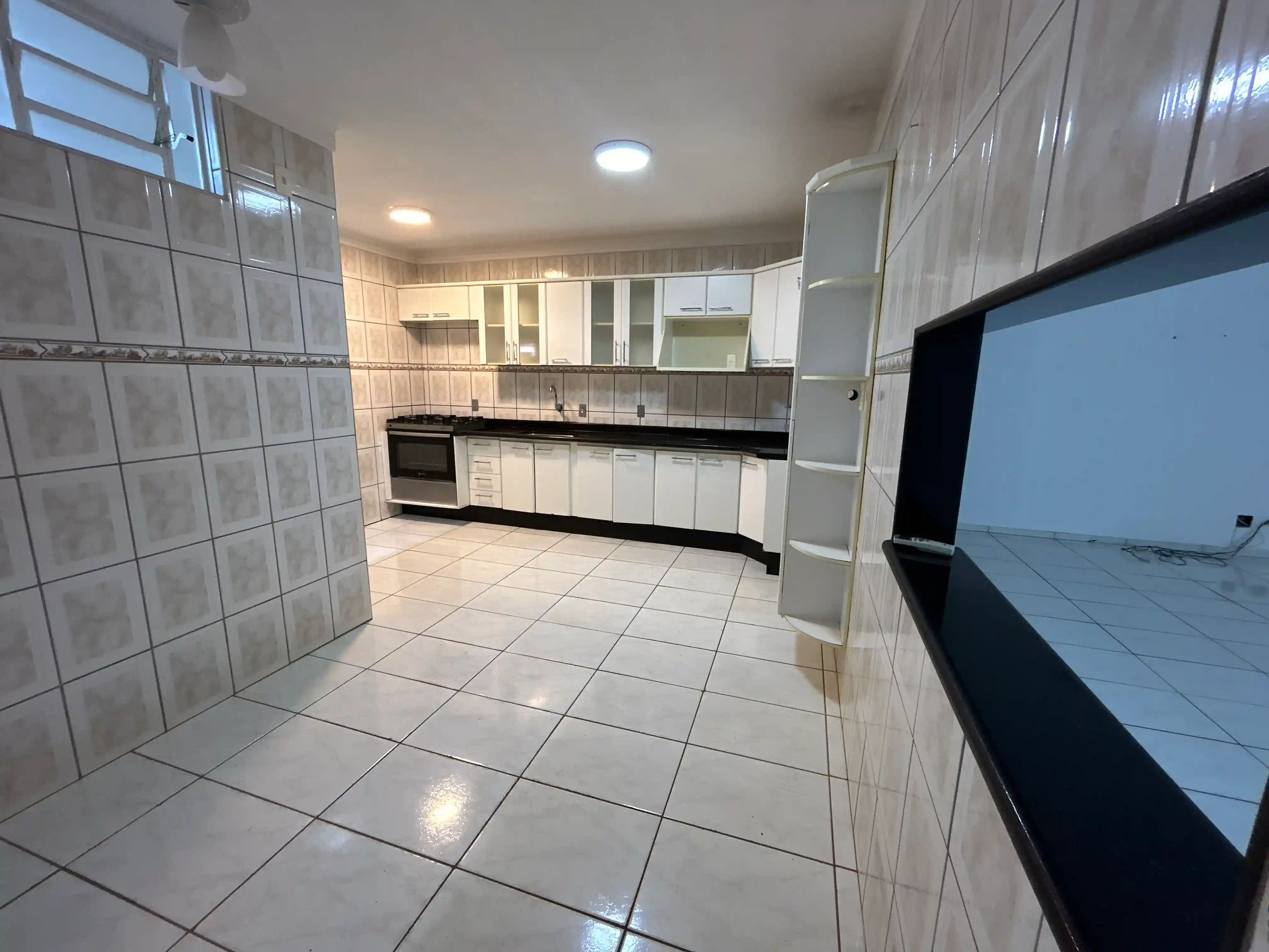 Casa de Condomínio com 5 quartos para aluguel, 300m² — foto 22 de 26