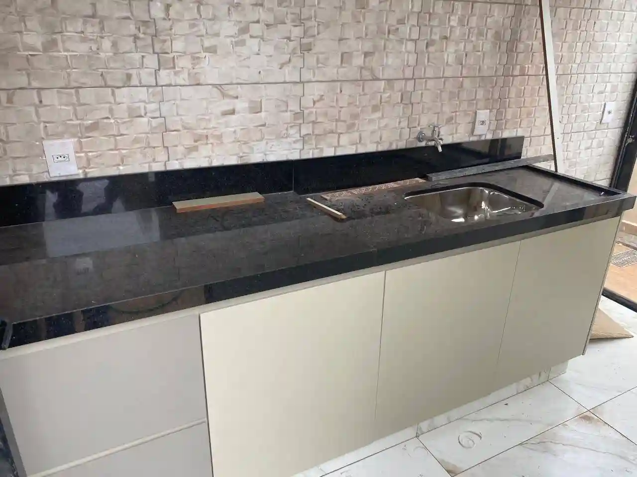 Casa de Condomínio com 3 quartos à venda, 300m² — foto 6 de 16