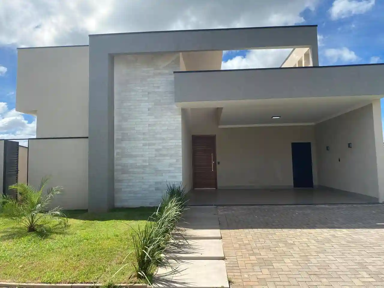 Casa de Condomínio com 3 quartos à venda, 300m² — foto 1 de 16