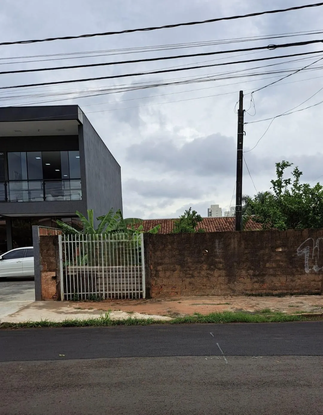 Casa com 3 quartos à venda, 358m² — foto 1 de 3