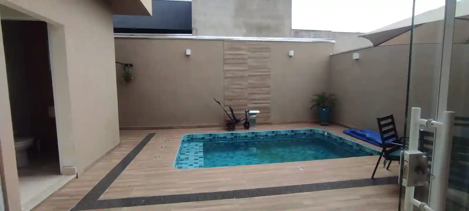 Casa de Condomínio com 3 quartos à venda, 162m² — foto 2 de 17