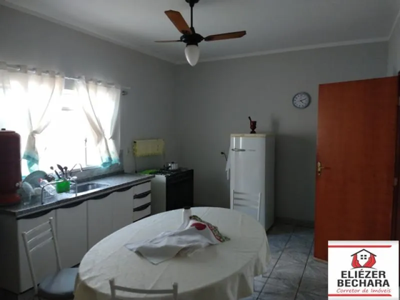 Casa à venda — foto 1 de 6