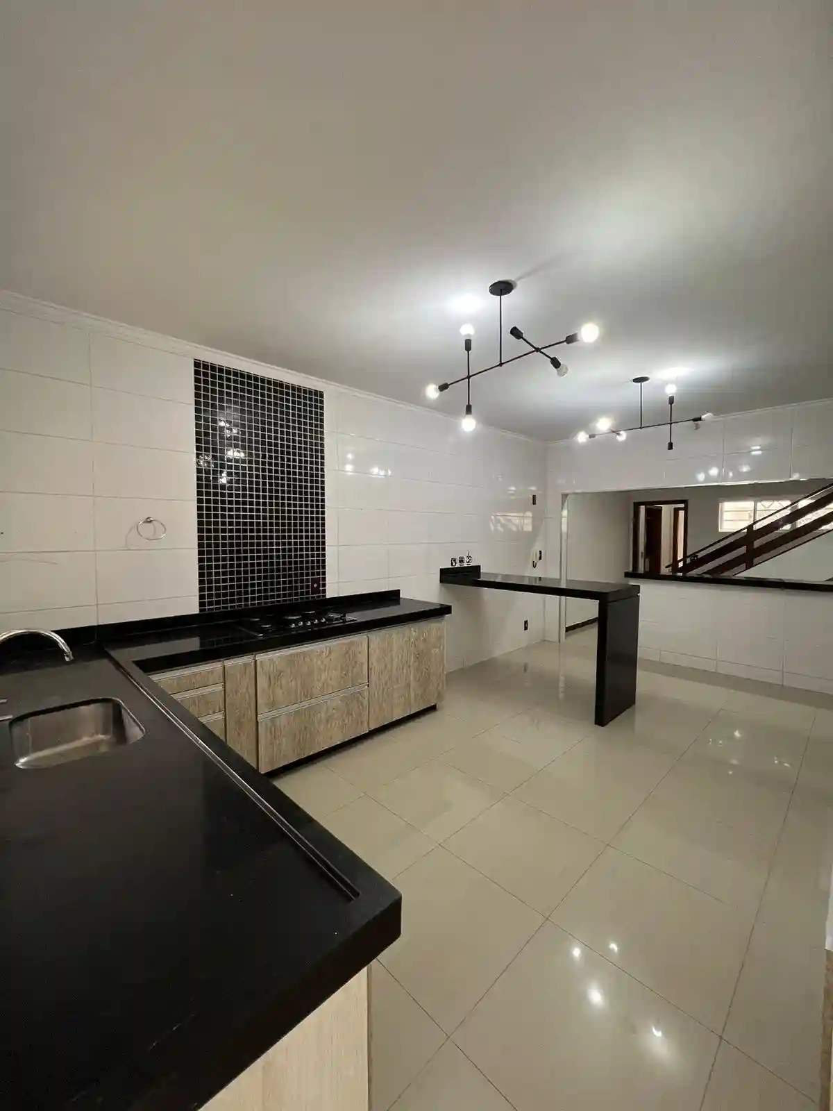 Casa com 4 quartos à venda, 290m² — foto 16 de 30