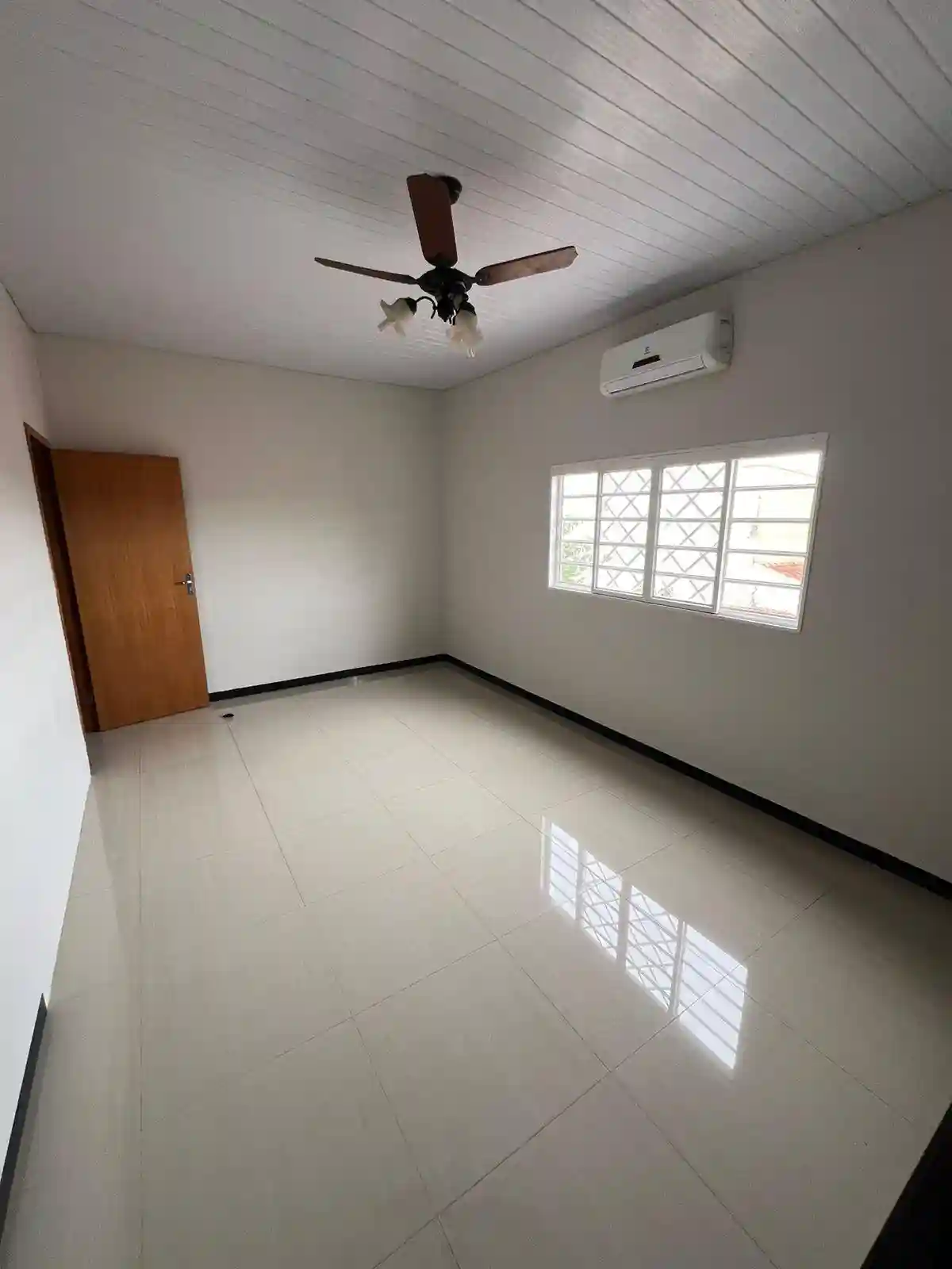 Casa com 4 quartos à venda, 290m² — foto 27 de 30