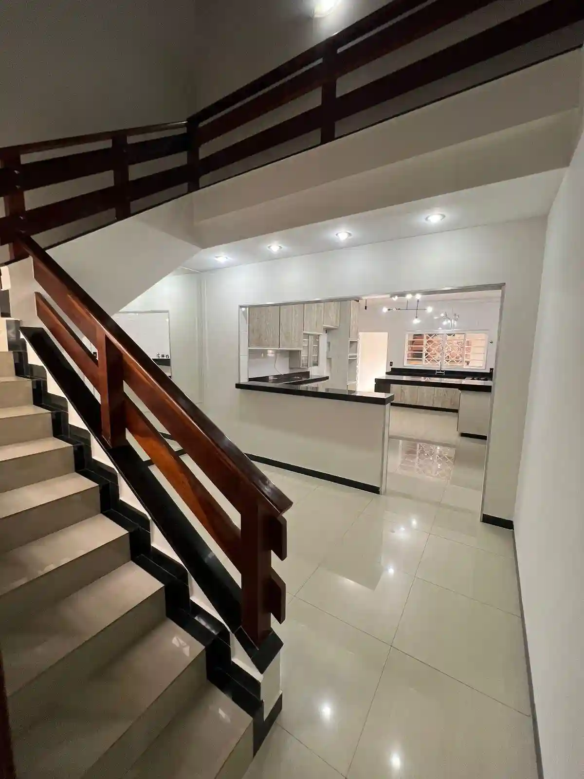 Casa com 4 quartos à venda, 290m² — foto 7 de 30